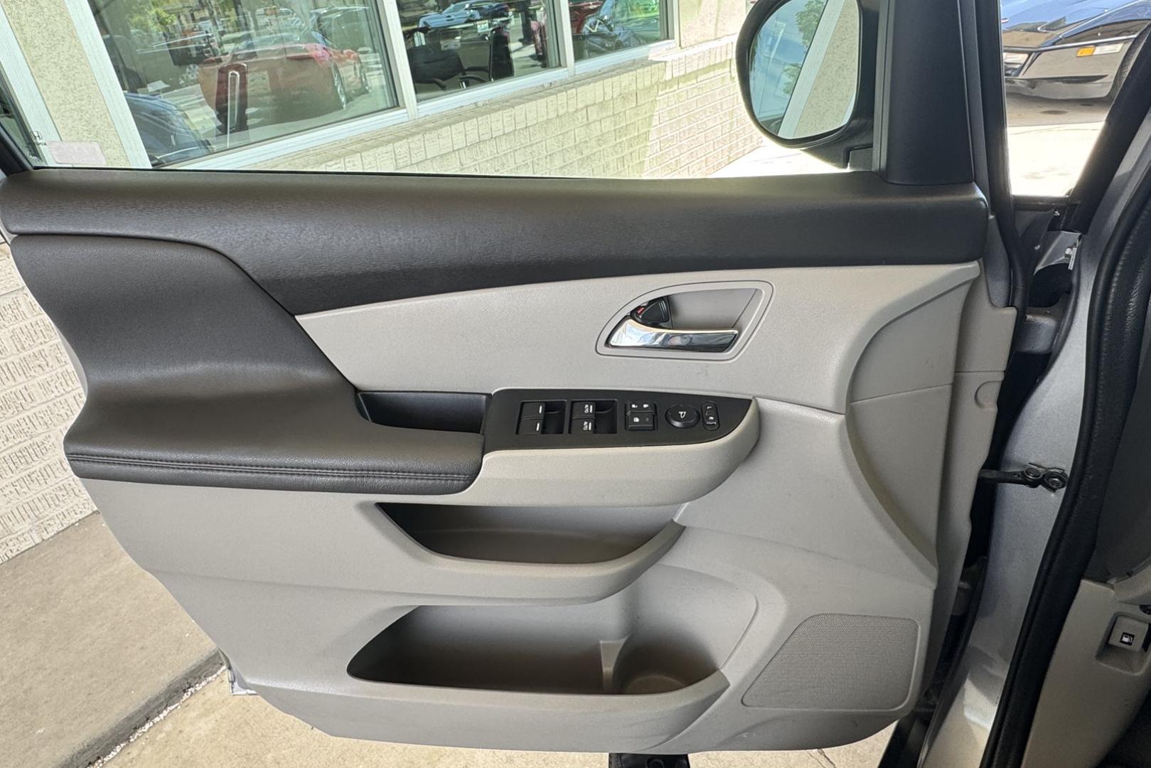 2016 Silver /Gray Honda Odyssey EX-L (5FNRL5H66GB) with an V6 3.5 Liter engine, Automatic 6 Speed transmission, located at 2304 W. Main St., Boise, ID, 83702, (208) 342-7777, 43.622105, -116.218658 - 8 Passenger! Dual Power Sliding Doors! Ready To Go! - Photo#6