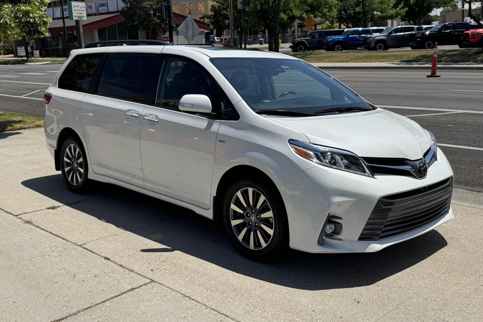 2020 Blizzard Pearl /Chestnut Toyota Sienna Limited Premium (5TDDZ3DCXLS) with an V6 3.5 Liter engine, Automatic 8 Speed transmission, located at 2304 W. Main St., Boise, ID, 83702, (208) 342-7777, 43.622105, -116.218658 - Hard To Find! Great To Own! Factory Rear Entertainment System Too! - Photo#2