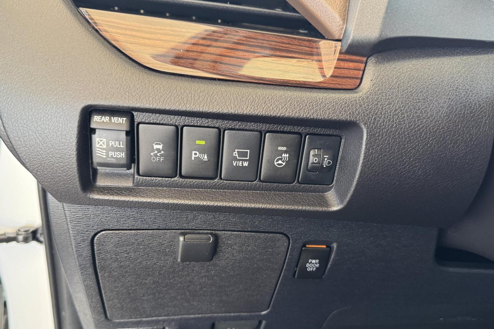 2020 Blizzard Pearl /Chestnut Toyota Sienna Limited Premium (5TDDZ3DCXLS) with an V6 3.5 Liter engine, Automatic 8 Speed transmission, located at 2304 W. Main St., Boise, ID, 83702, (208) 342-7777, 43.622105, -116.218658 - Hard To Find! Great To Own! Factory Rear Entertainment System Too! - Photo#9