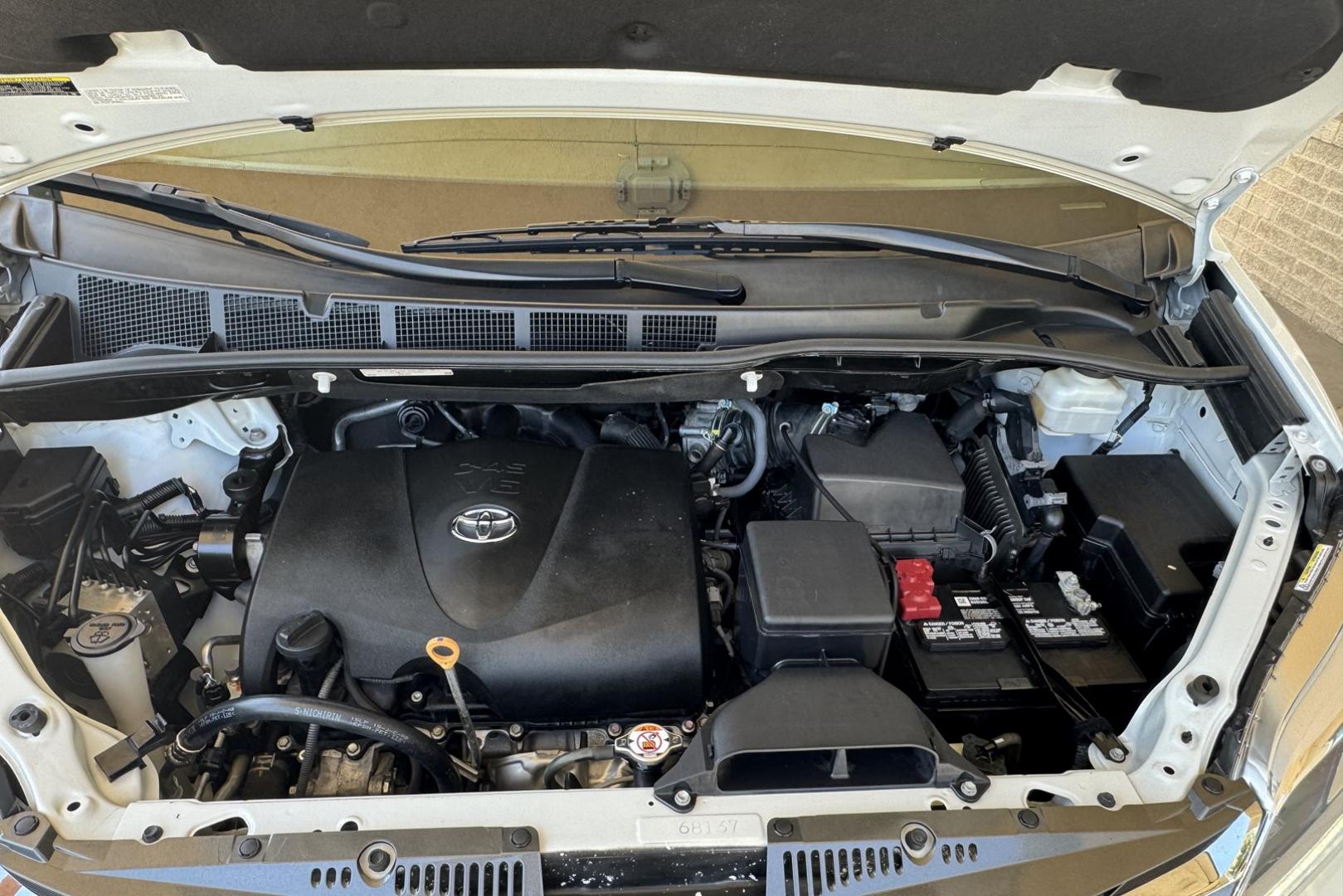 2020 Blizzard Pearl /Chestnut Toyota Sienna Limited Premium (5TDDZ3DCXLS) with an V6 3.5 Liter engine, Automatic 8 Speed transmission, located at 2304 W. Main St., Boise, ID, 83702, (208) 342-7777, 43.622105, -116.218658 - Hard To Find! Great To Own! Factory Rear Entertainment System Too! - Photo#21