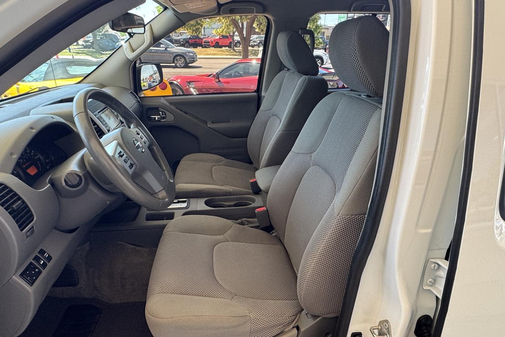 2017 White /Gray Nissan Frontier SV (1N6AD0EV4HN) with an V6 4.0 Liter engine, Automatic 5 Speed transmission, located at 2304 W. Main St., Boise, ID, 83702, (208) 342-7777, 43.622105, -116.218658 - New Tires! Ready To Go! - Photo#6