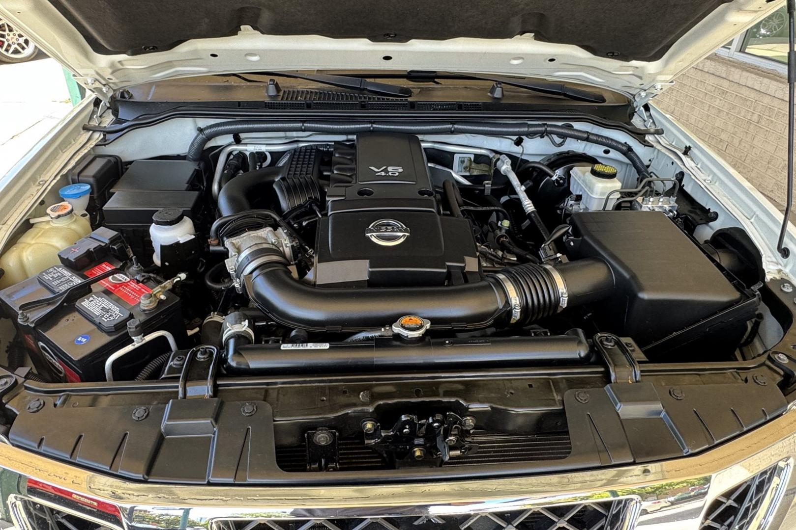 2017 White /Gray Nissan Frontier SV (1N6AD0EV4HN) with an V6 4.0 Liter engine, Automatic 5 Speed transmission, located at 2304 W. Main St., Boise, ID, 83702, (208) 342-7777, 43.622105, -116.218658 - New Tires! Ready To Go! - Photo#9
