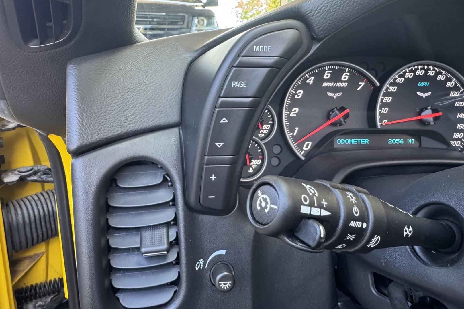 2011 Velocity Yellow /Ebony Chevrolet Corvette Grand Sport 3LT (1G1YW2DWXB5) with an V8 6.2 Liter engine, Automatic 6 Speed transmission, located at 2304 W. Main St., Boise, ID, 83702, (208) 342-7777, 43.622105, -116.218658 - Photo#8
