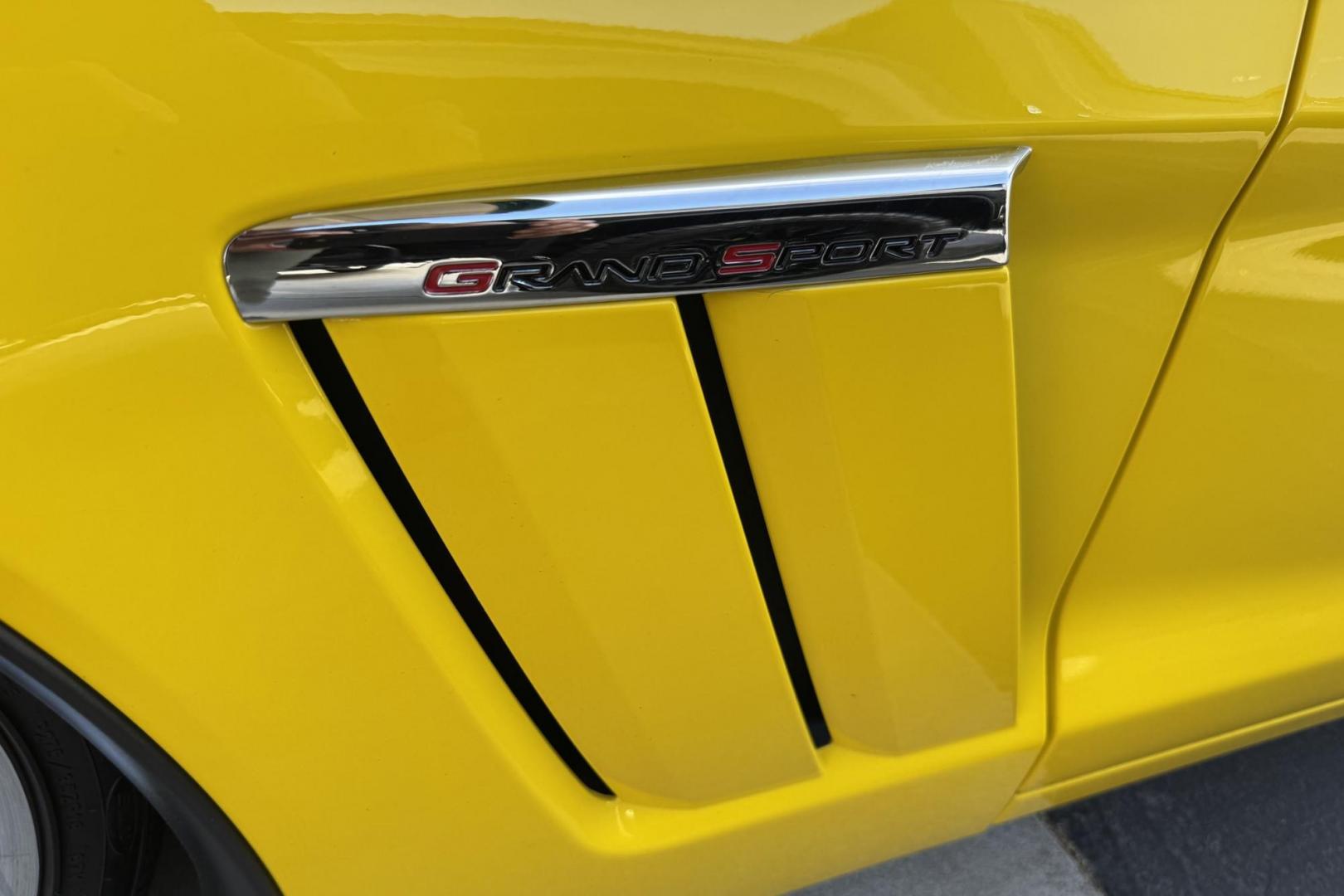 2011 Velocity Yellow /Ebony Chevrolet Corvette Grand Sport 3LT (1G1YW2DWXB5) with an V8 6.2 Liter engine, Automatic 6 Speed transmission, located at 2304 W. Main St., Boise, ID, 83702, (208) 342-7777, 43.622105, -116.218658 - Photo#10