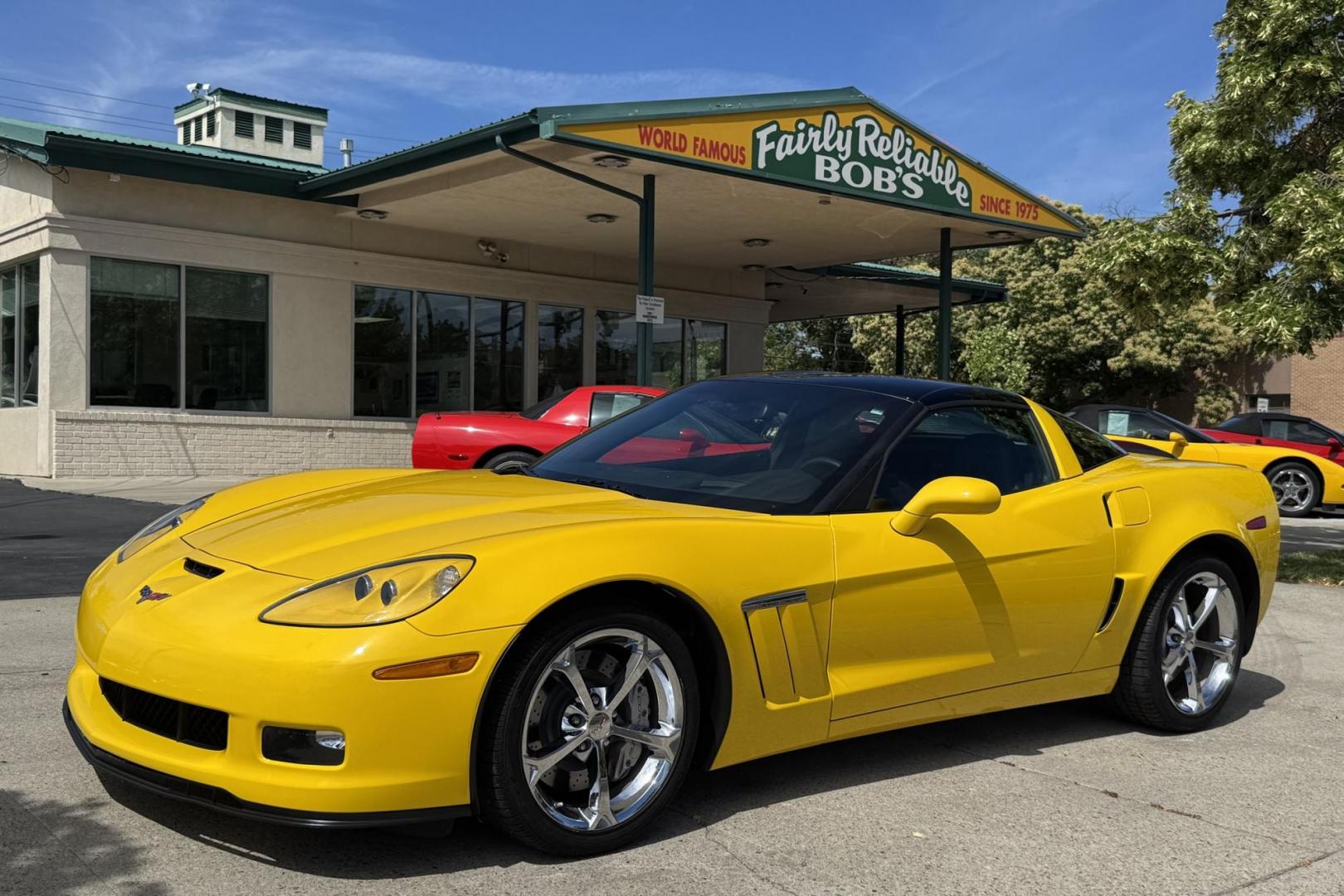 2011 Velocity Yellow /Ebony Chevrolet Corvette Grand Sport 3LT (1G1YW2DWXB5) with an V8 6.2 Liter engine, Automatic 6 Speed transmission, located at 2304 W. Main St., Boise, ID, 83702, (208) 342-7777, 43.622105, -116.218658 - Photo#17
