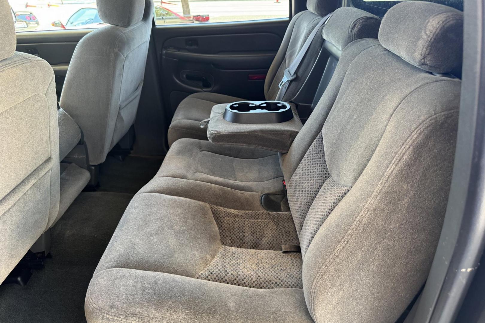 2007 Blue /Gray Chevrolet Silverado 1500 LT (2GCEK13Z171) with an V8 5.3 Liter engine, Automatic transmission, located at 2304 W. Main St., Boise, ID, 83702, (208) 342-7777, 43.622105, -116.218658 - Low Mileage, Crew Cab Chevrolet 4x4! - Photo#7