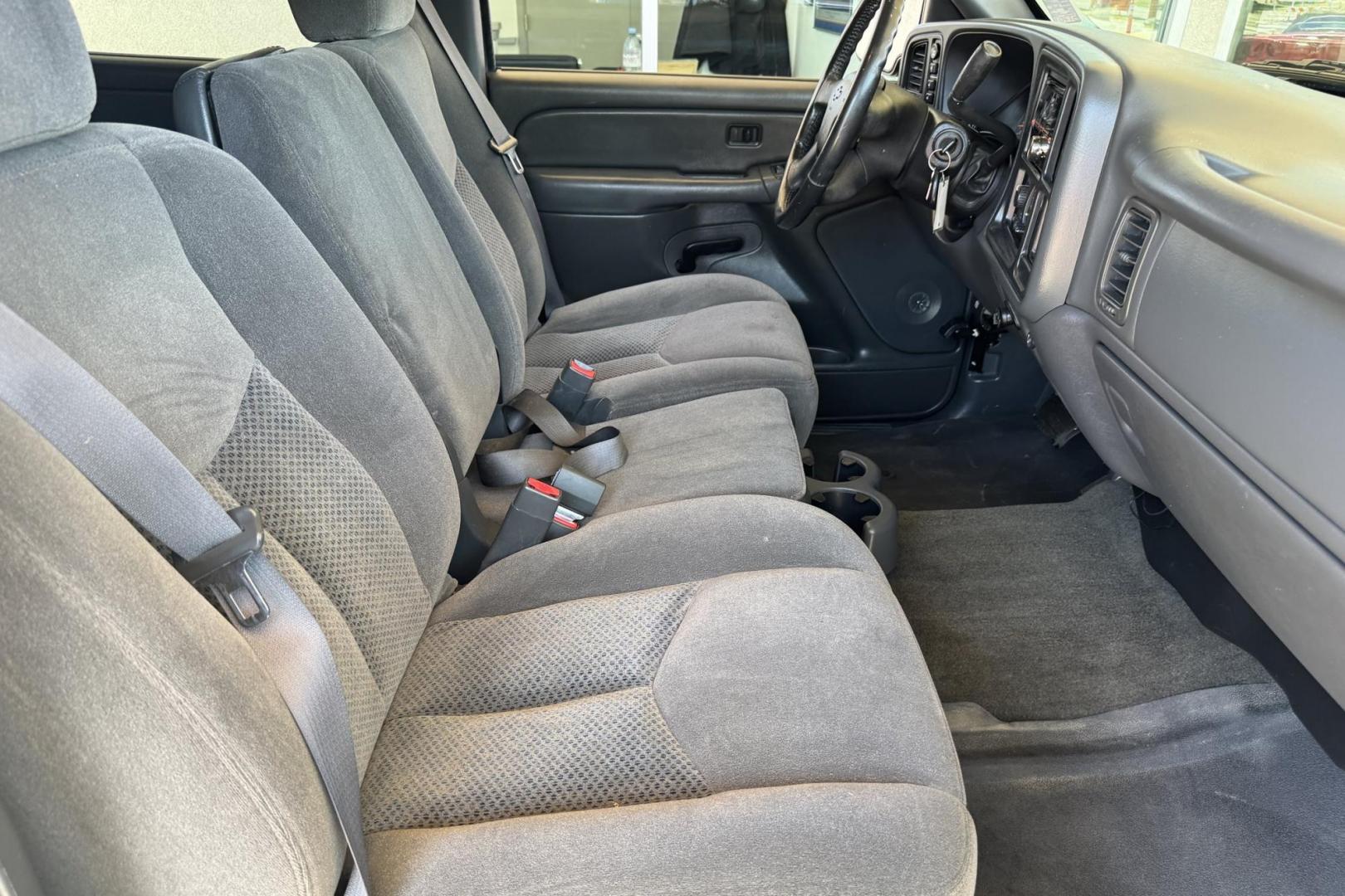2007 Blue /Gray Chevrolet Silverado 1500 LT (2GCEK13Z171) with an V8 5.3 Liter engine, Automatic transmission, located at 2304 W. Main St., Boise, ID, 83702, (208) 342-7777, 43.622105, -116.218658 - Low Mileage, Crew Cab Chevrolet 4x4! - Photo#15
