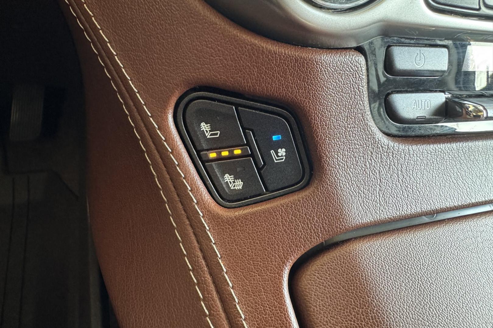 2019 Black /Cocoa With Mahogany Chevrolet Tahoe Premier (1GNSKCKJ9KR) with an V8 6.2 Liter engine, Automatic 10 Speed transmission, located at 2304 W. Main St., Boise, ID, 83702, (208) 342-7777, 43.622105, -116.218658 - Well Optioned! Ready To Haul Family And Toys! - Photo#9