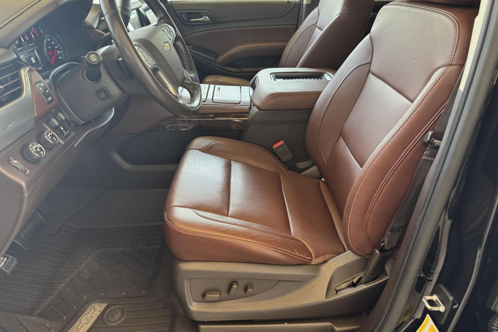 2019 Black /Cocoa With Mahogany Chevrolet Tahoe Premier (1GNSKCKJ9KR) with an V8 6.2 Liter engine, Automatic 10 Speed transmission, located at 2304 W. Main St., Boise, ID, 83702, (208) 342-7777, 43.622105, -116.218658 - Well Optioned! Ready To Haul Family And Toys! - Photo#14