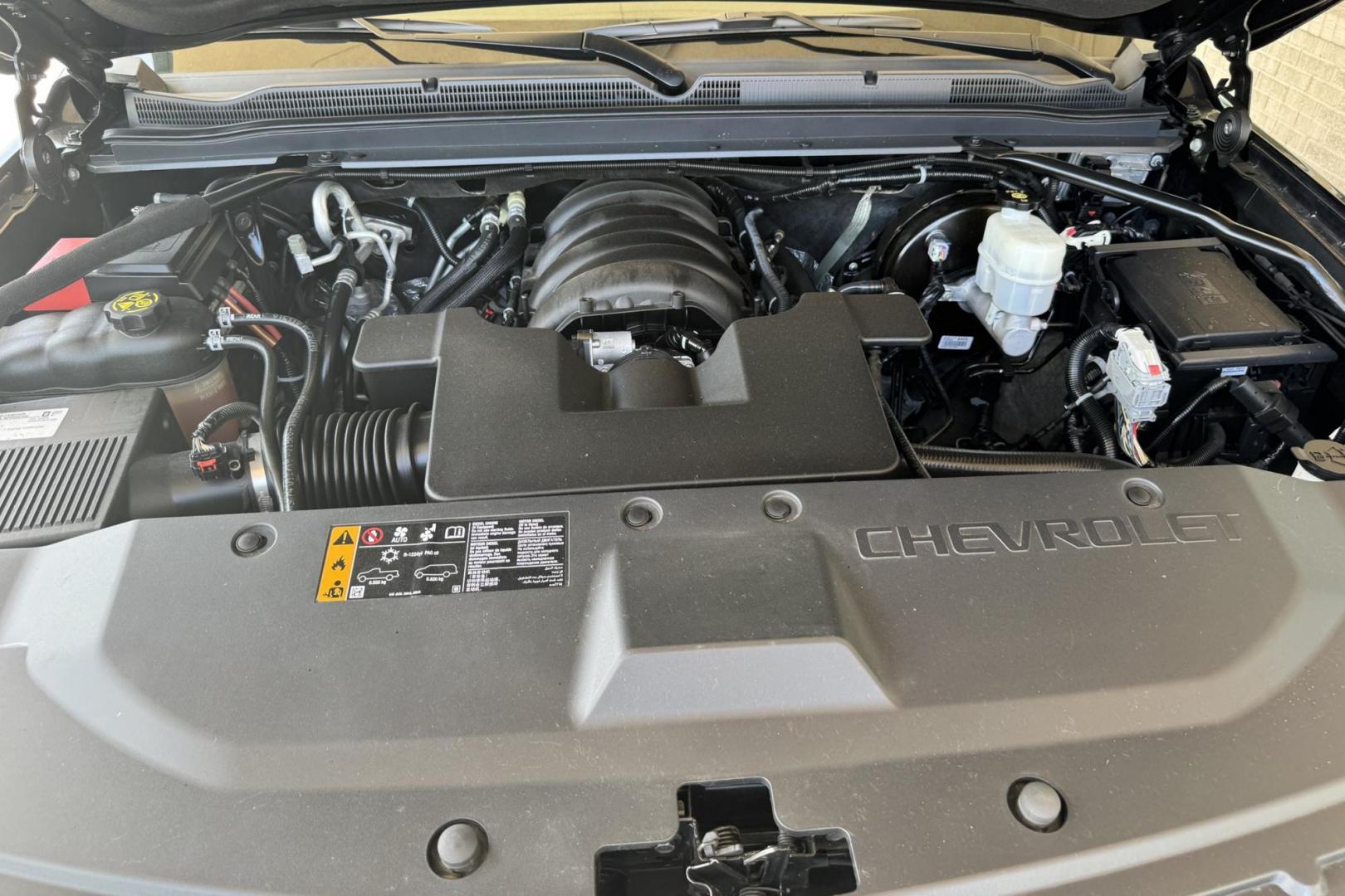 2019 Black /Cocoa With Mahogany Chevrolet Tahoe Premier (1GNSKCKJ9KR) with an V8 6.2 Liter engine, Automatic 10 Speed transmission, located at 2304 W. Main St., Boise, ID, 83702, (208) 342-7777, 43.622105, -116.218658 - Well Optioned! Ready To Haul Family And Toys! - Photo#21