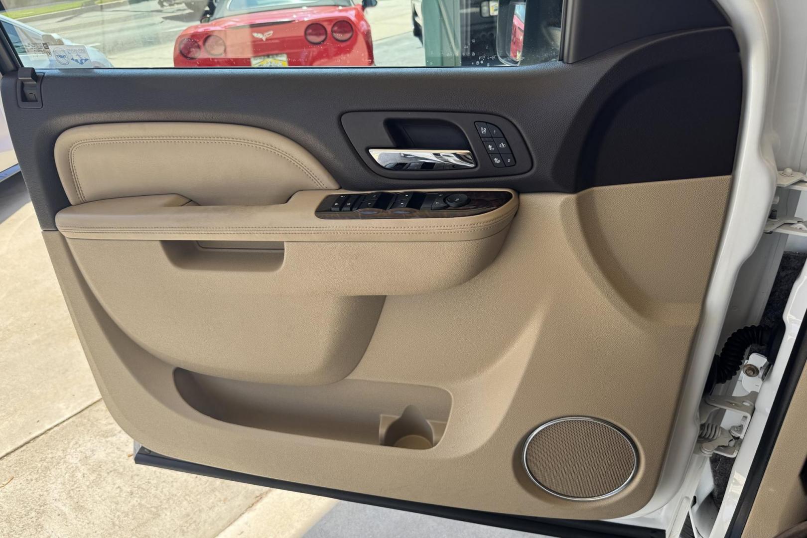 2014 Summit White /Oak GMC Sierra 2500HD Denali (1GT125E86EF) with an V8 6.6 Liter Turbo Duramax Diesel engine, Automatic 6 Speed With Overdrive Allison transmission, located at 2304 W. Main St., Boise, ID, 83702, (208) 342-7777, 43.622105, -116.218658 - Highly Optioned And Low Mileage Denali Crew Cab Long Bed! - Photo#6