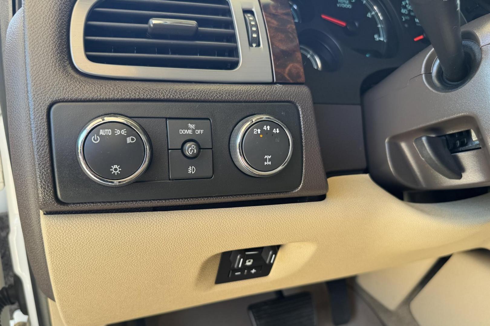 2014 Summit White /Oak GMC Sierra 2500HD Denali (1GT125E86EF) with an V8 6.6 Liter Turbo Duramax Diesel engine, Automatic 6 Speed With Overdrive Allison transmission, located at 2304 W. Main St., Boise, ID, 83702, (208) 342-7777, 43.622105, -116.218658 - Highly Optioned And Low Mileage Denali Crew Cab Long Bed! - Photo#8