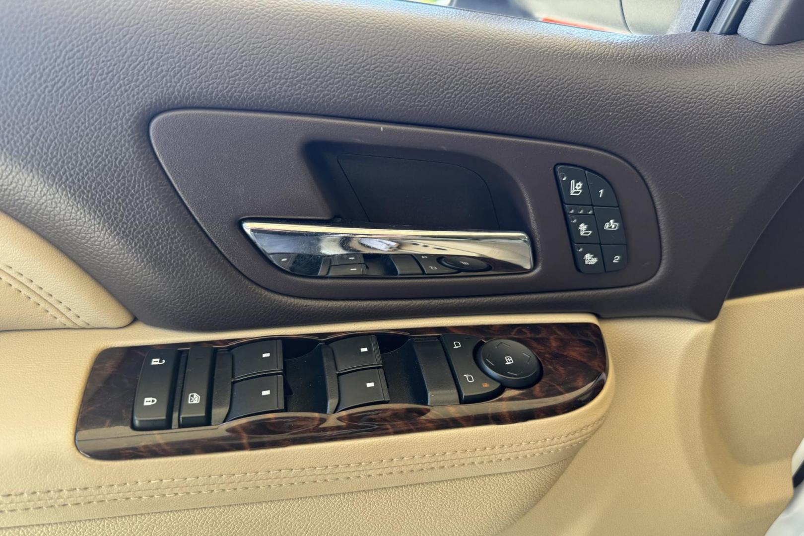 2014 Summit White /Oak GMC Sierra 2500HD Denali (1GT125E86EF) with an V8 6.6 Liter Turbo Duramax Diesel engine, Automatic 6 Speed With Overdrive Allison transmission, located at 2304 W. Main St., Boise, ID, 83702, (208) 342-7777, 43.622105, -116.218658 - Highly Optioned And Low Mileage Denali Crew Cab Long Bed! - Photo#16