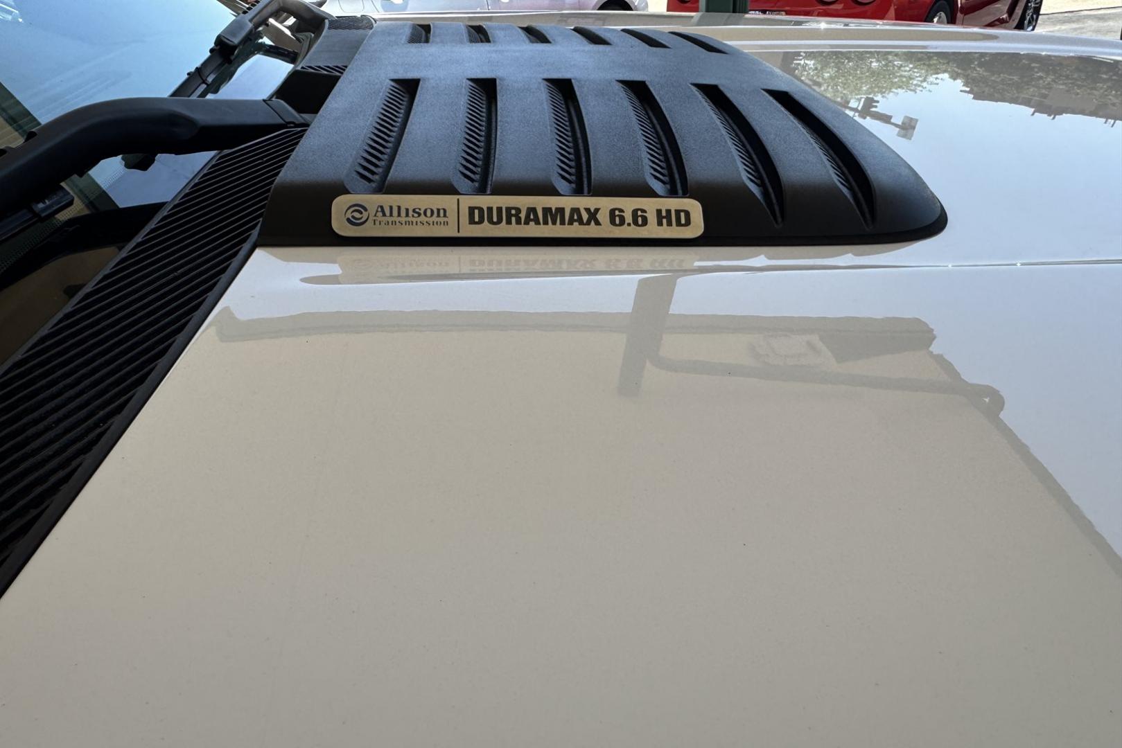 2014 Summit White /Oak GMC Sierra 2500HD Denali (1GT125E86EF) with an V8 6.6 Liter Turbo Duramax Diesel engine, Automatic 6 Speed With Overdrive Allison transmission, located at 2304 W. Main St., Boise, ID, 83702, (208) 342-7777, 43.622105, -116.218658 - Highly Optioned And Low Mileage Denali Crew Cab Long Bed! - Photo#18