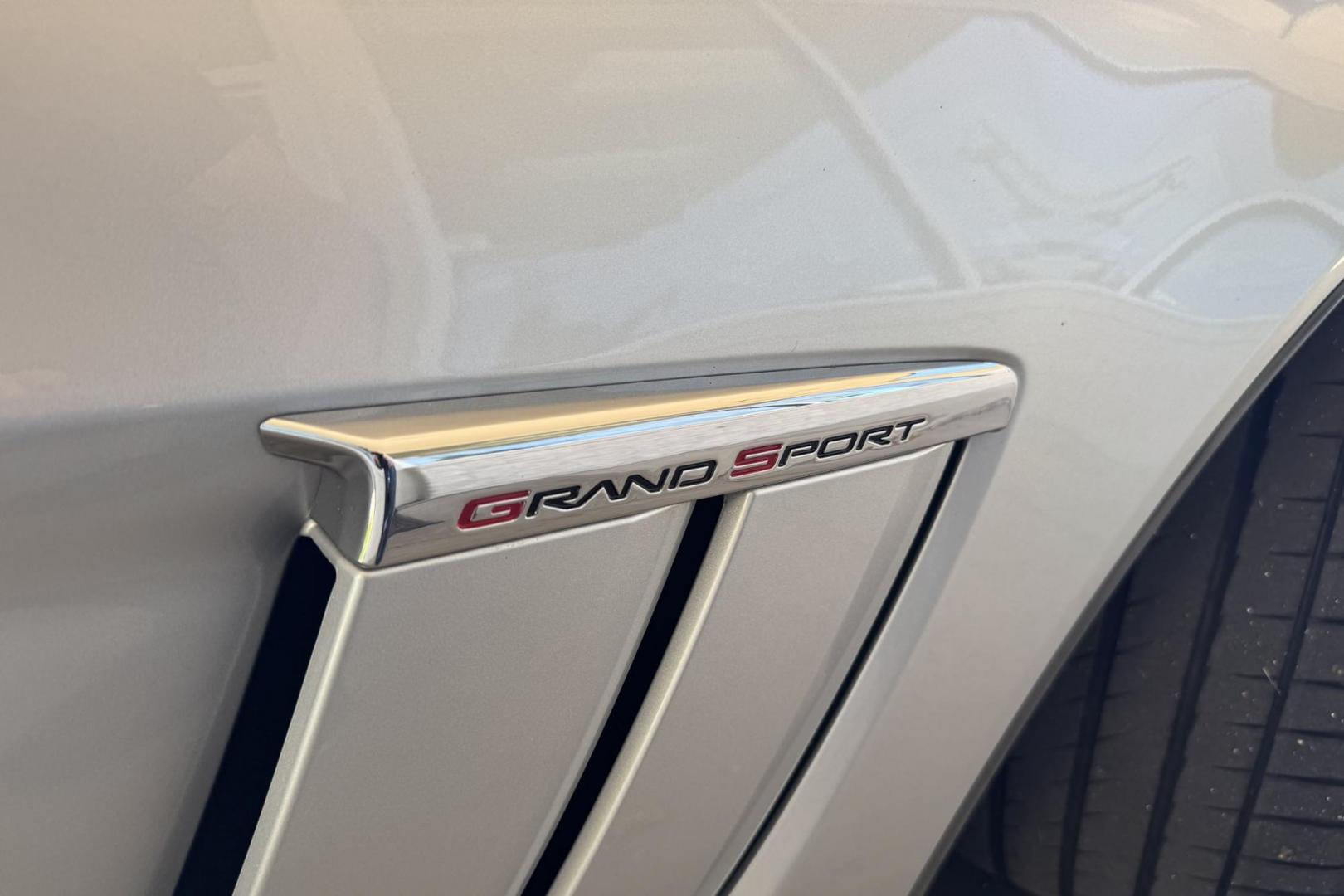 2011 Blade Silver Metallic /Ebony Chevrolet Corvette Grand Sport 3LT (1G1YW2DW7B5) with an V8 6.2 Liter engine, Automatic 6 Speed transmission, located at 2304 W. Main St., Boise, ID, 83702, (208) 342-7777, 43.622105, -116.218658 - Stunning 3LT Grand Sport Corvette! - Photo#13