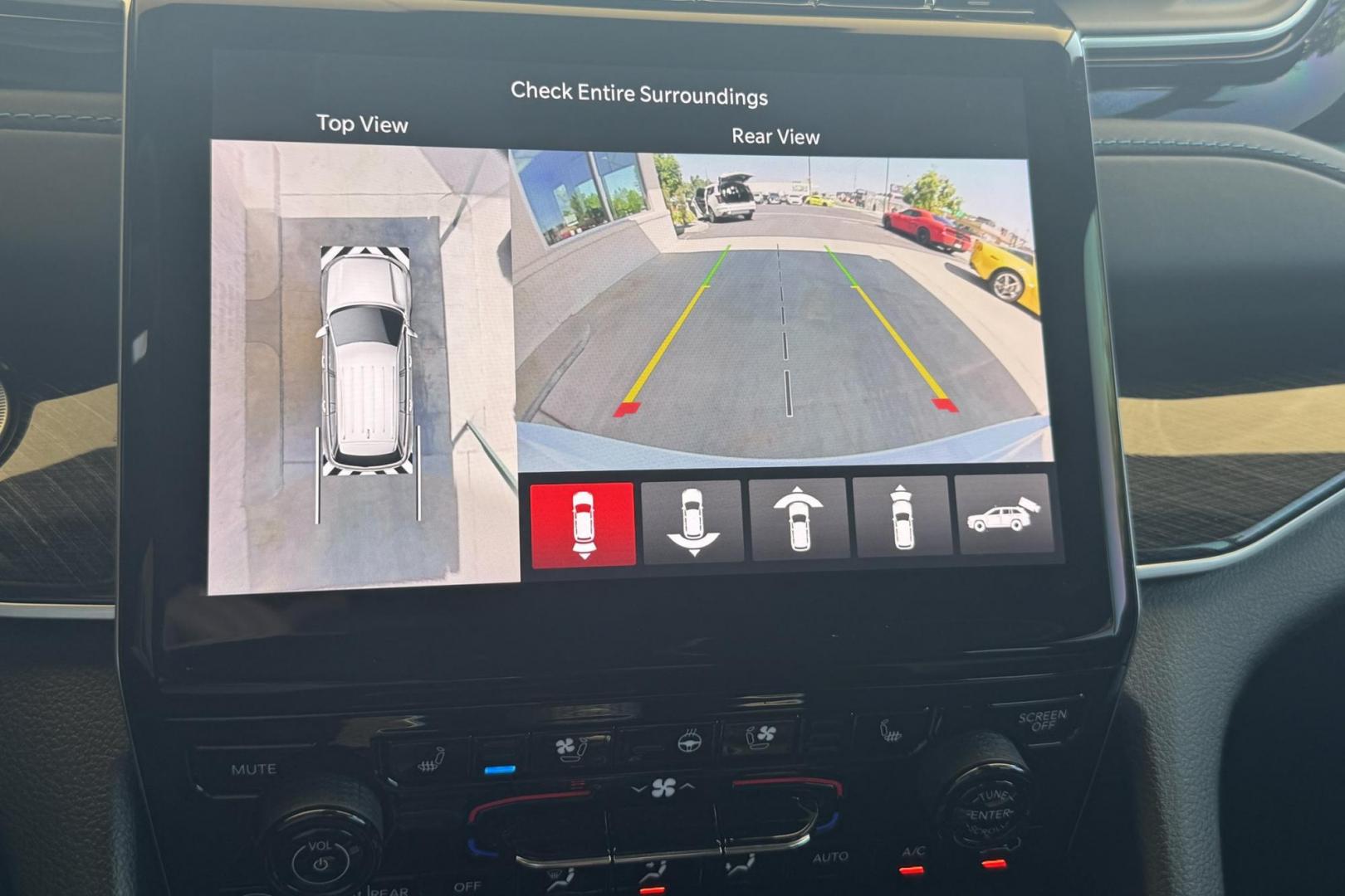 2022 Bright White Clearcoat /Black Jeep Grand Cherokee 4xe Trailhawk (1C4RJYC6XN8) with an 4 Cyl 2.0 Liter Turbo Hybrid engine, Automatic 8 Speed transmission, located at 2304 W. Main St., Boise, ID, 83702, (208) 342-7777, 43.622105, -116.218658 - Photo#5