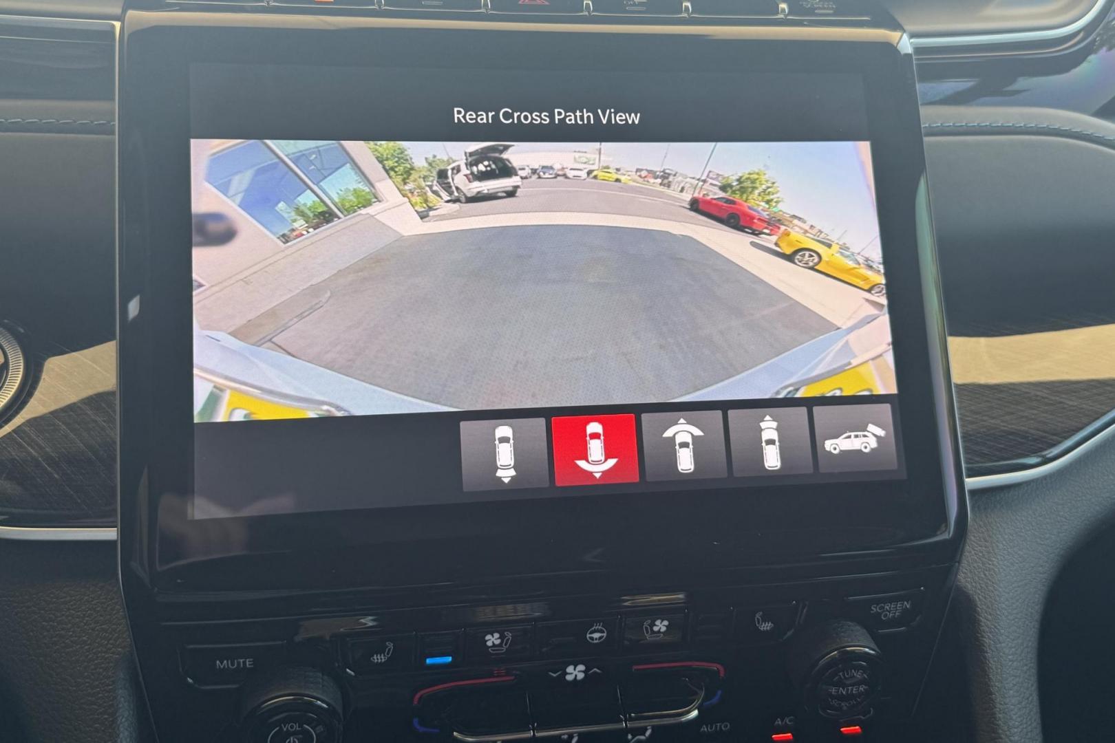 2022 Bright White Clearcoat /Black Jeep Grand Cherokee 4xe Trailhawk (1C4RJYC6XN8) with an 4 Cyl 2.0 Liter Turbo Hybrid engine, Automatic 8 Speed transmission, located at 2304 W. Main St., Boise, ID, 83702, (208) 342-7777, 43.622105, -116.218658 - Photo#7