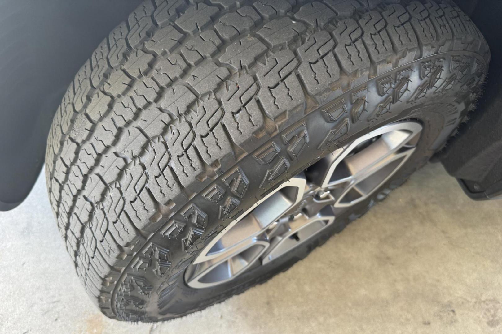 2022 Bright White Clearcoat /Black Jeep Grand Cherokee 4xe Trailhawk (1C4RJYC6XN8) with an 4 Cyl 2.0 Liter Turbo Hybrid engine, Automatic 8 Speed transmission, located at 2304 W. Main St., Boise, ID, 83702, (208) 342-7777, 43.622105, -116.218658 - Photo#20