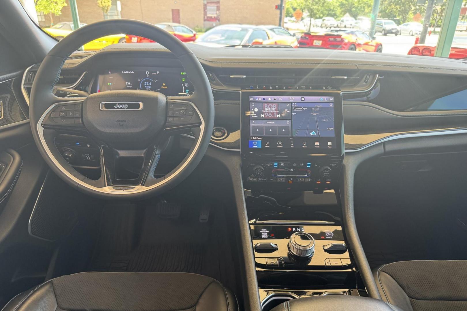 2022 Bright White Clearcoat /Black Jeep Grand Cherokee 4xe Trailhawk (1C4RJYC6XN8) with an 4 Cyl 2.0 Liter Turbo Hybrid engine, Automatic 8 Speed transmission, located at 2304 W. Main St., Boise, ID, 83702, (208) 342-7777, 43.622105, -116.218658 - Photo#24