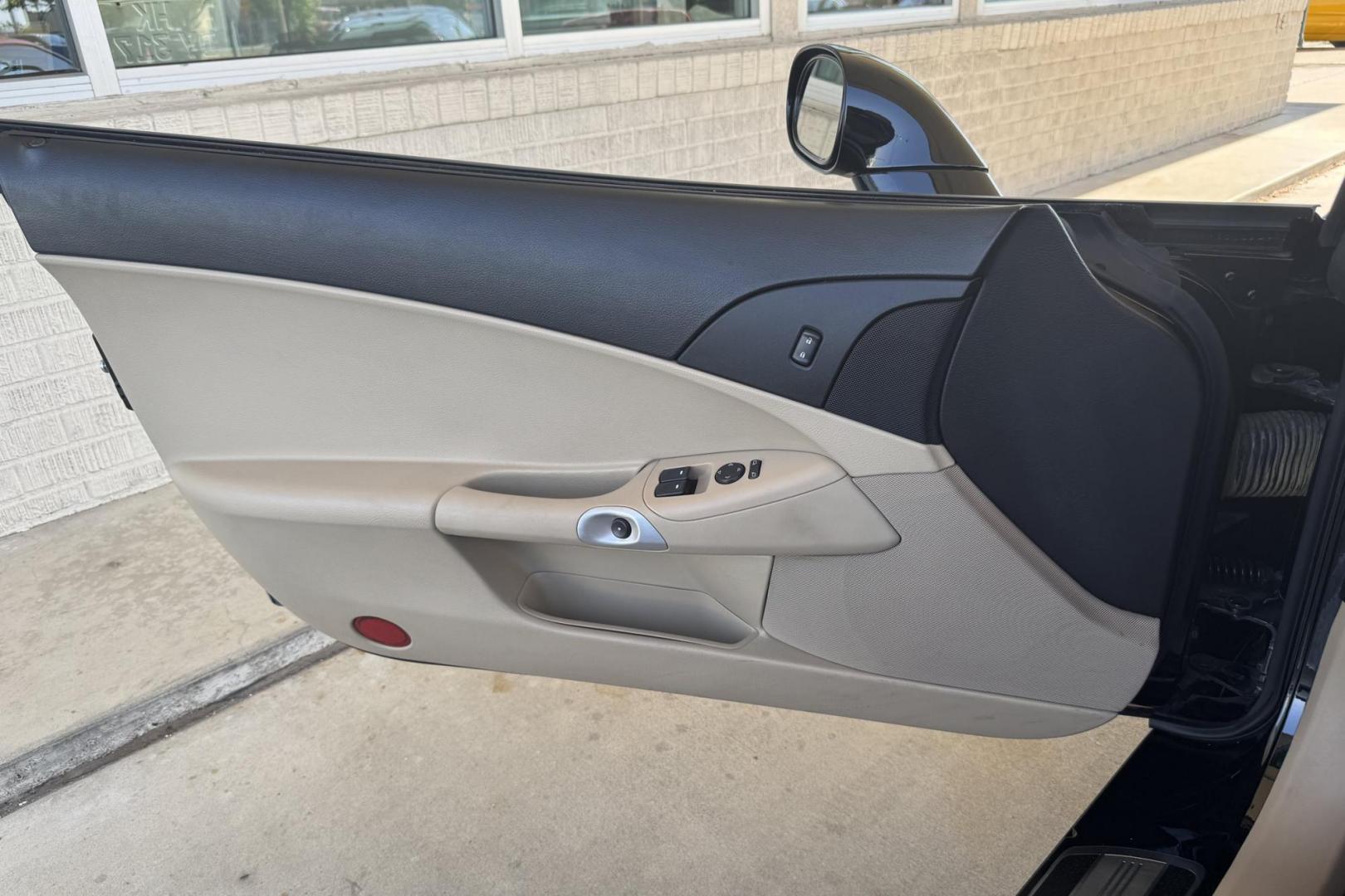 2008 Black /Tan Chevrolet Corvette 2LT (1G1YY26W785) with an V8 6.2 Liter engine, Automatic 6 Speed transmission, located at 2304 W. Main St., Boise, ID, 83702, (208) 342-7777, 43.622105, -116.218658 - Photo#4
