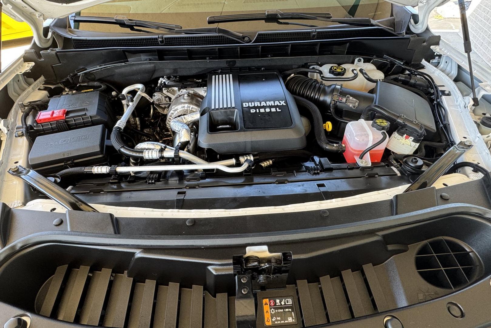 2023 White /Alpine Umber GMC Yukon Denali Ultimate (1GKS2KKT6PR) with an 6 Cyl 3.0 Liter Turbo Diesel engine, Automatic 10 Speed transmission, located at 2304 W. Main St., Boise, ID, 83702, (208) 342-7777, 43.622105, -116.218658 - Rear Entertainment System! Panoramic Sunroof! - Photo#28