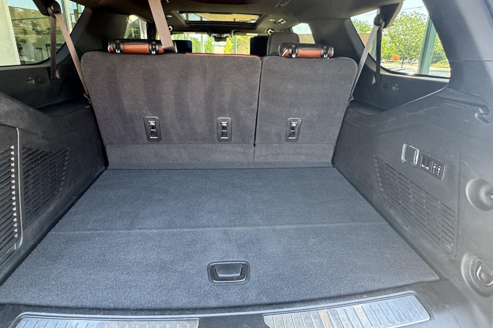 2023 White /Alpine Umber GMC Yukon Denali Ultimate (1GKS2KKT6PR) with an 6 Cyl 3.0 Liter Turbo Diesel engine, Automatic 10 Speed transmission, located at 2304 W. Main St., Boise, ID, 83702, (208) 342-7777, 43.622105, -116.218658 - Rear Entertainment System! Panoramic Sunroof! - Photo#32