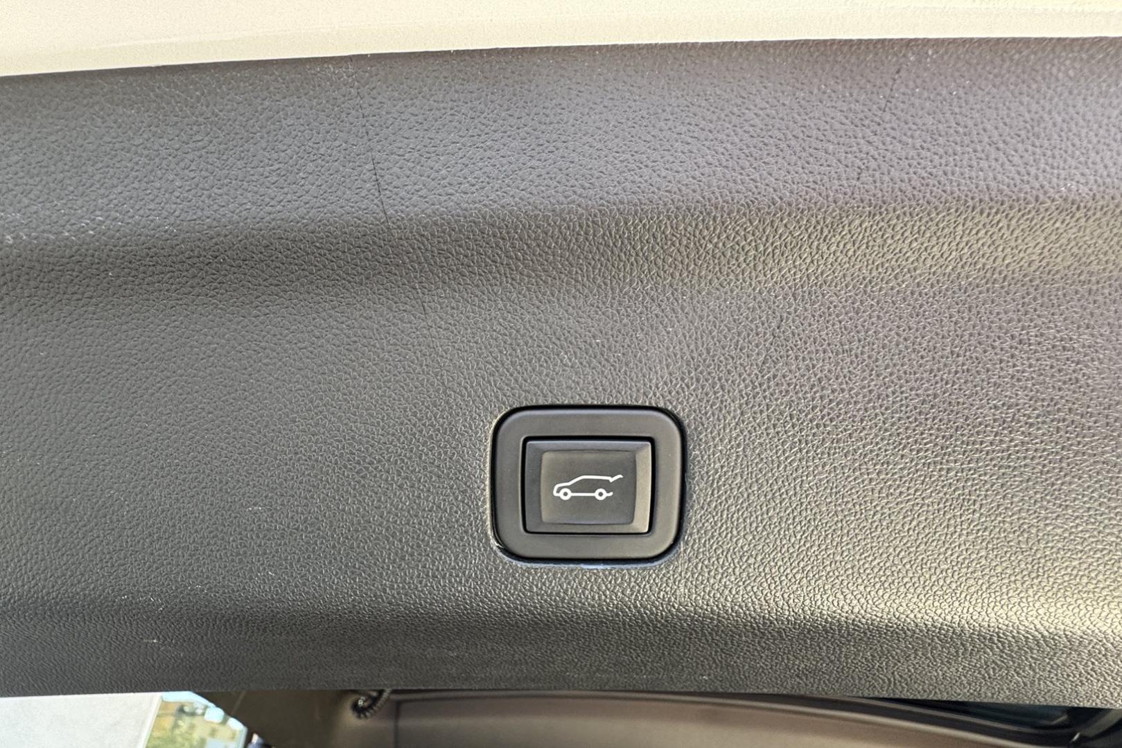 2023 White /Alpine Umber GMC Yukon Denali Ultimate (1GKS2KKT6PR) with an 6 Cyl 3.0 Liter Turbo Diesel engine, Automatic 10 Speed transmission, located at 2304 W. Main St., Boise, ID, 83702, (208) 342-7777, 43.622105, -116.218658 - Rear Entertainment System! Panoramic Sunroof! - Photo#33