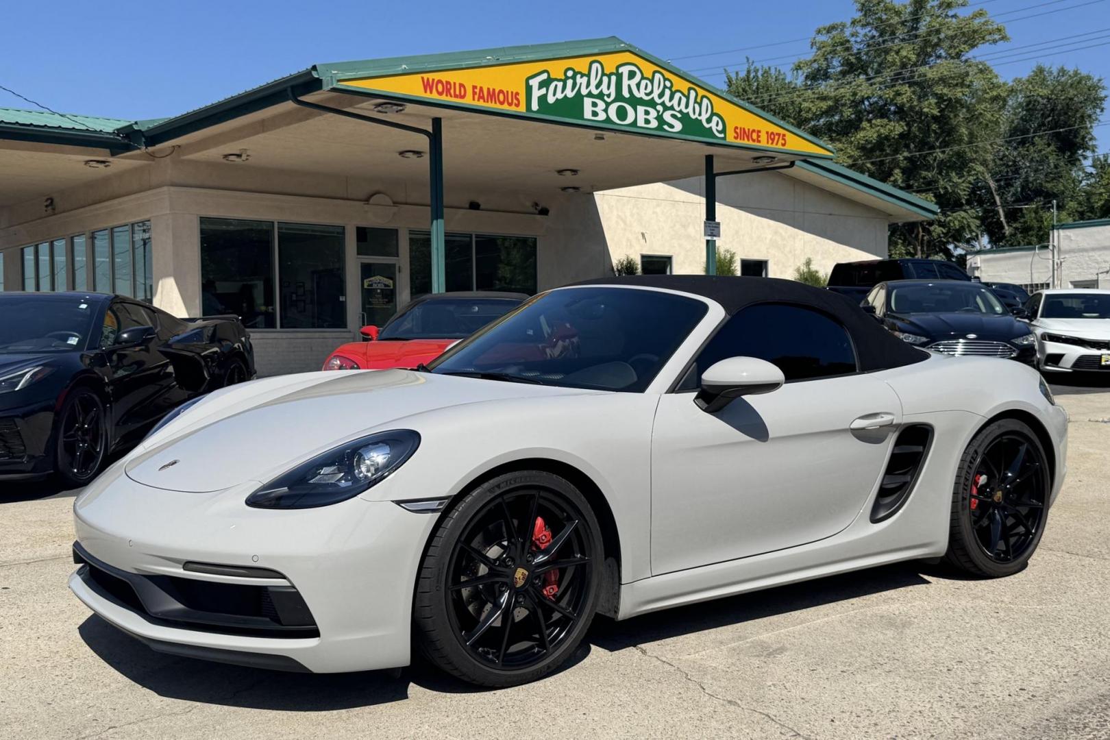 2018 Agate Grey /Black Alacantra Porsche 718 Boxster GTS Roadster (WP0CB2A8XJS) with an 4 Cyl 2.5 Liter Turbo engine, Automatic 7 Speed transmission, located at 2304 W. Main St., Boise, ID, 83702, (208) 342-7777, 43.622105, -116.218658 - Photo#18
