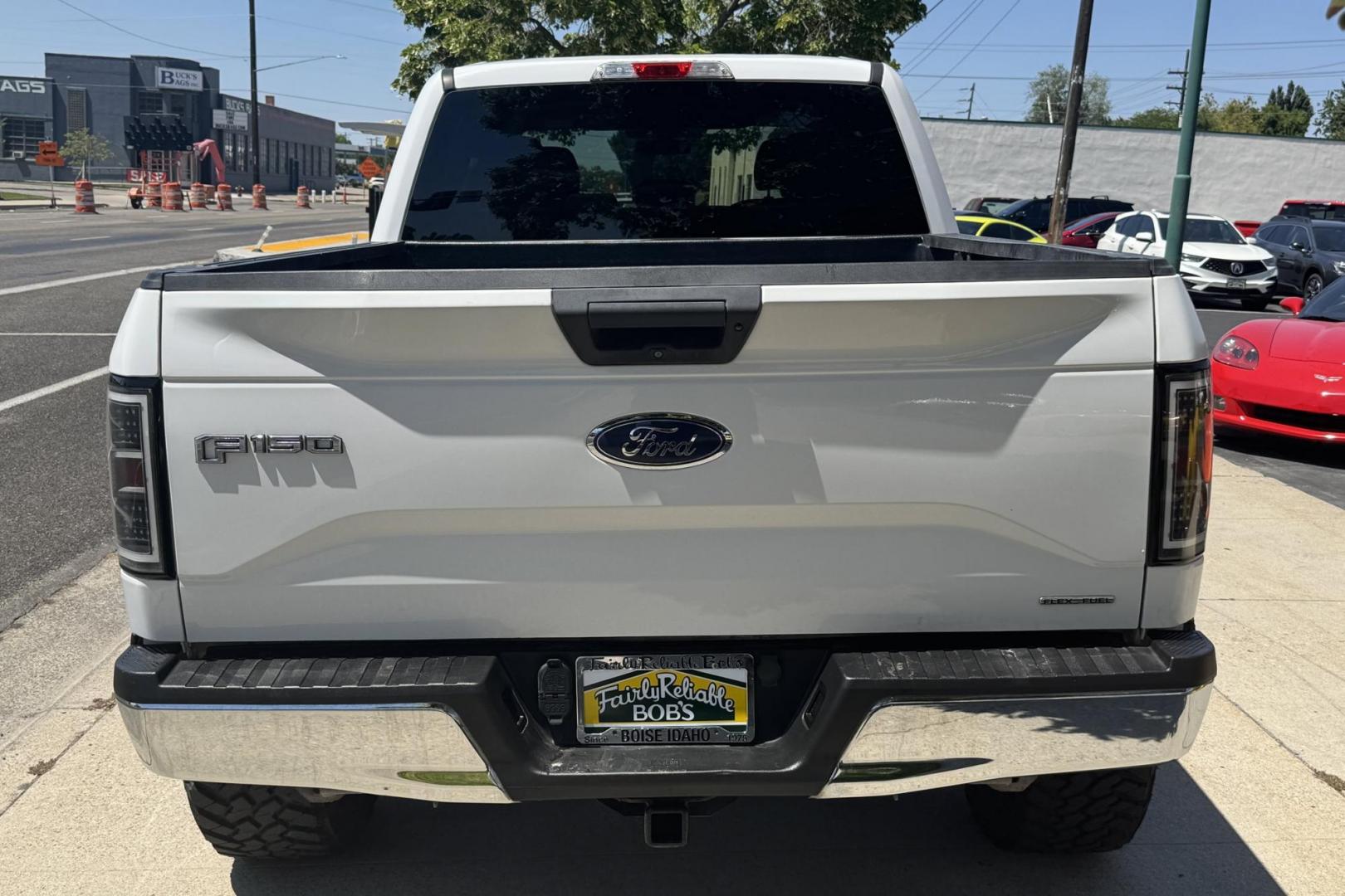 2016 Oxford White /Gray Ford F-150 XLT (1FTFW1EFXGF) with an V8 5.0 Liter engine, Automatic 6 Speed transmission, located at 2304 W. Main St., Boise, ID, 83702, (208) 342-7777, 43.622105, -116.218658 - Nice Truck! Seats 6! - Photo#1