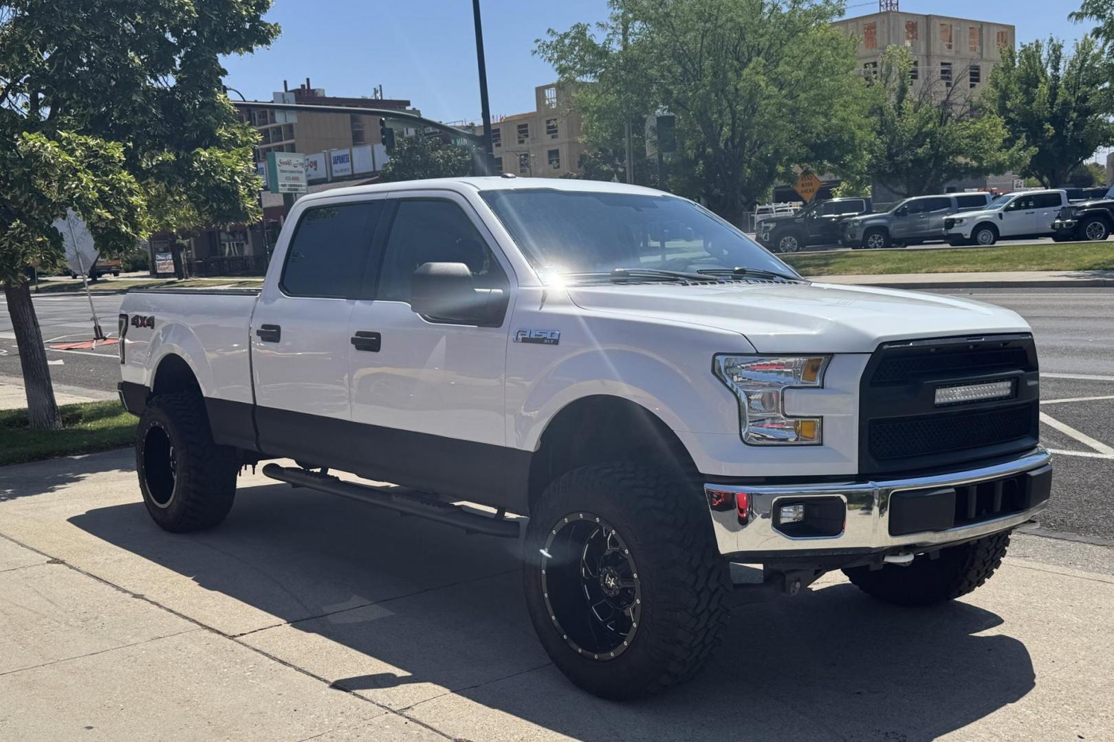 2016 Oxford White /Gray Ford F-150 XLT (1FTFW1EFXGF) with an V8 5.0 Liter engine, Automatic 6 Speed transmission, located at 2304 W. Main St., Boise, ID, 83702, (208) 342-7777, 43.622105, -116.218658 - Nice Truck! Seats 6! - Photo#2