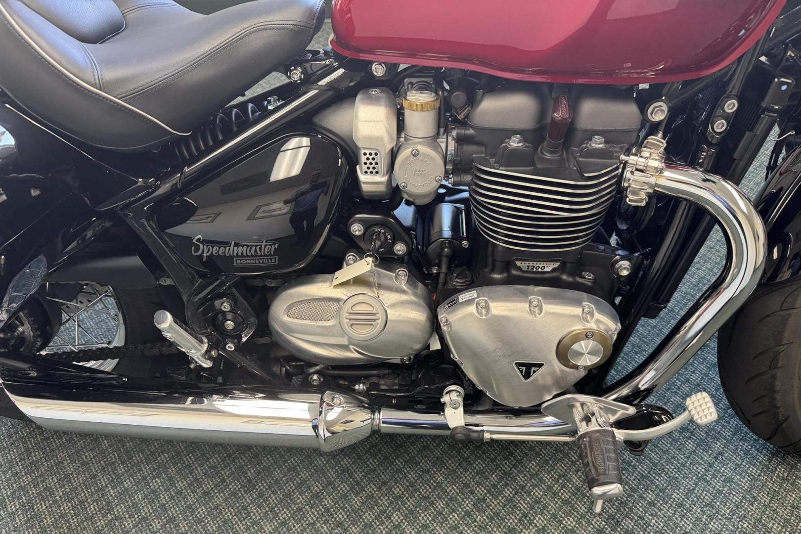 2022 Hopper Red /Black Triumph Bonneville Speedmaster (SMTD46HL6NT) with an 1200cc engine, 6 Speed Manual transmission, located at 2304 W. Main St., Boise, ID, 83702, (208) 342-7777, 43.622105, -116.218658 - One Owner! Idaho Motorcycle! Only 3k Miles! - Photo#4