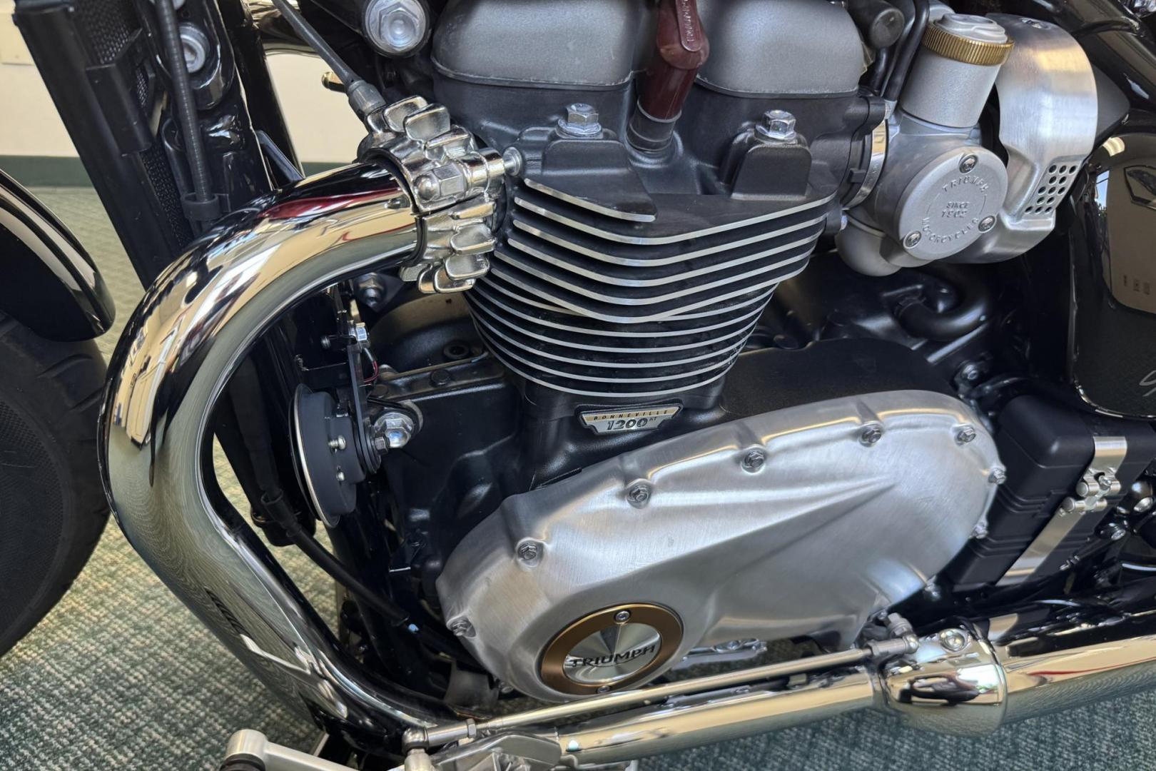 2022 Hopper Red /Black Triumph Bonneville Speedmaster (SMTD46HL6NT) with an 1200cc engine, 6 Speed Manual transmission, located at 2304 W. Main St., Boise, ID, 83702, (208) 342-7777, 43.622105, -116.218658 - One Owner! Idaho Motorcycle! Only 3k Miles! - Photo#11