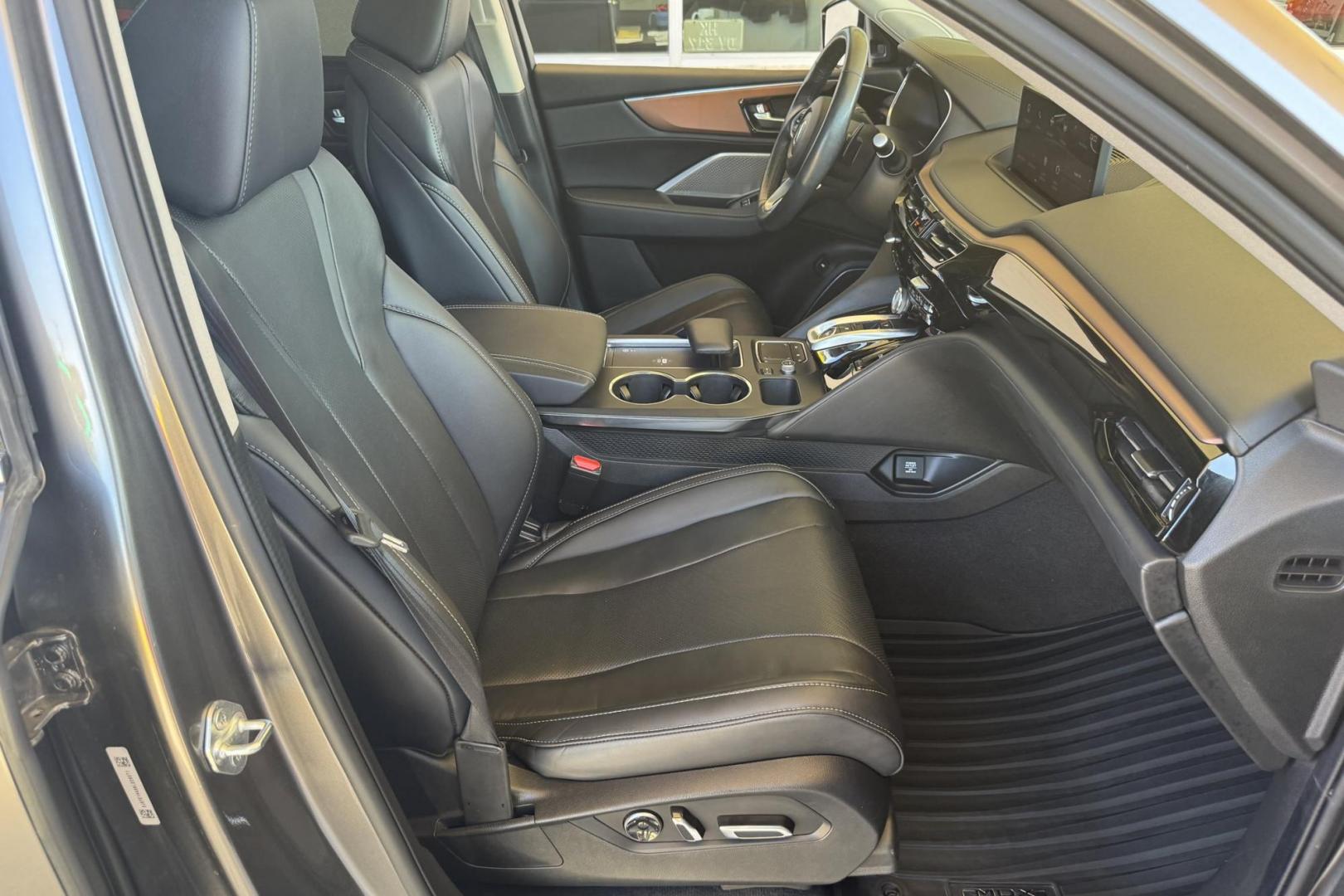 2022 Liquid Carbon Metallic /Ebony Acura MDX Technology (5J8YE1H49NL) with an V6 3.5 Liter engine, Automatic 10 Speed transmission, located at 2304 W. Main St., Boise, ID, 83702, (208) 342-7777, 43.622105, -116.218658 - One Owner Idaho MDX! Must See! Must Drive! - Photo#27