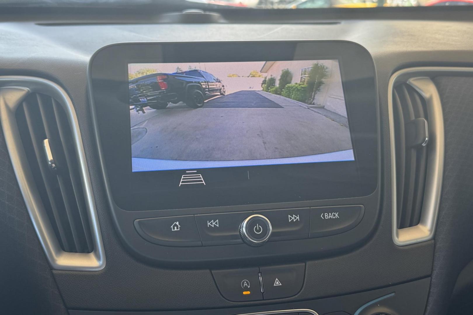 2020 Summit White /Black Chevrolet Malibu LS (1G1ZC5ST0LF) with an 4 Cyl 1.5 Liter Turbo engine, Automatic transmission, located at 2304 W. Main St., Boise, ID, 83702, (208) 342-7777, 43.622105, -116.218658 - Very Clean, Low Mileage Malibu! - Photo#4