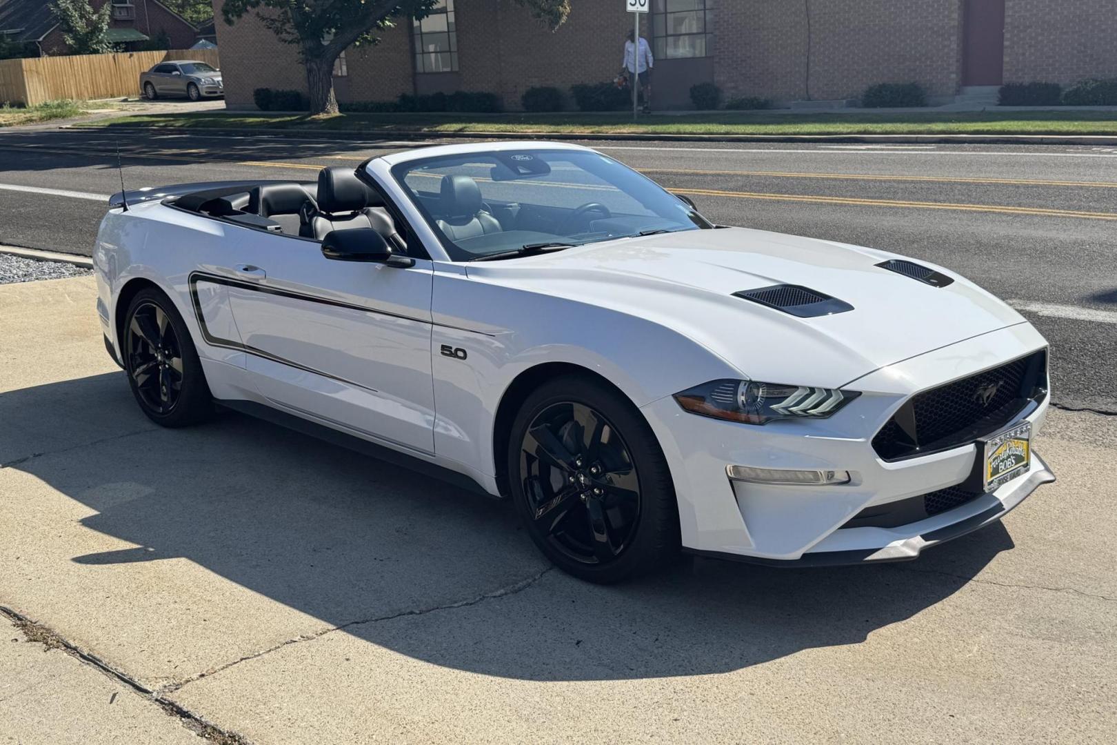 2021 Oxford White /Black Ford Mustang GT Premium (1FATP8FF5M5) with an V8 5.0 Liter engine, Automatic 10 Speed transmission, located at 2304 W. Main St., Boise, ID, 83702, (208) 342-7777, 43.622105, -116.218658 - Incredibly Gorgeous Mustang GT Premium! - Photo#2