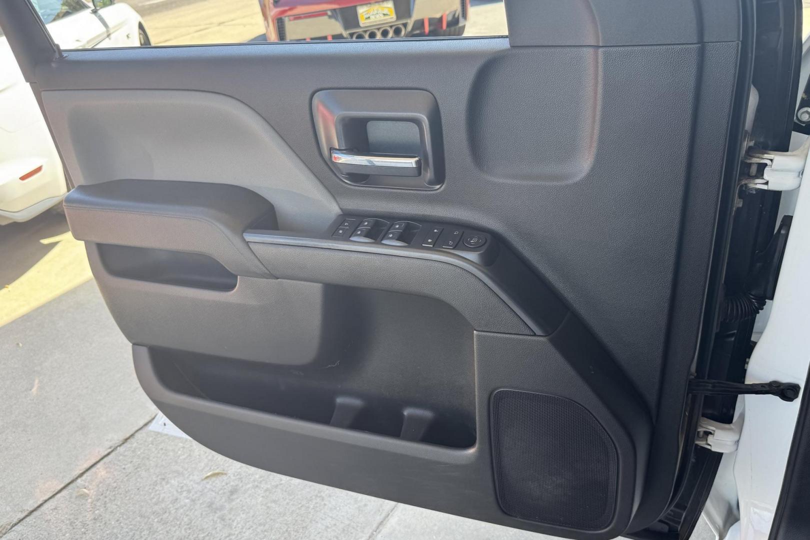 2017 Summit White /Gray GMC Sierra 1500 (1GTV2LEH3HZ) with an V8 5.3 Liter engine, Automatic 6 Speed transmission, located at 2304 W. Main St., Boise, ID, 83702, (208) 342-7777, 43.622105, -116.218658 - New Tires! Seats Six! - Photo#4