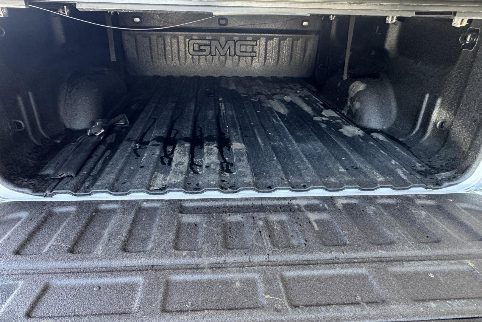 2017 Summit White /Gray GMC Sierra 1500 (1GTV2LEH3HZ) with an V8 5.3 Liter engine, Automatic 6 Speed transmission, located at 2304 W. Main St., Boise, ID, 83702, (208) 342-7777, 43.622105, -116.218658 - New Tires! Seats Six! - Photo#14