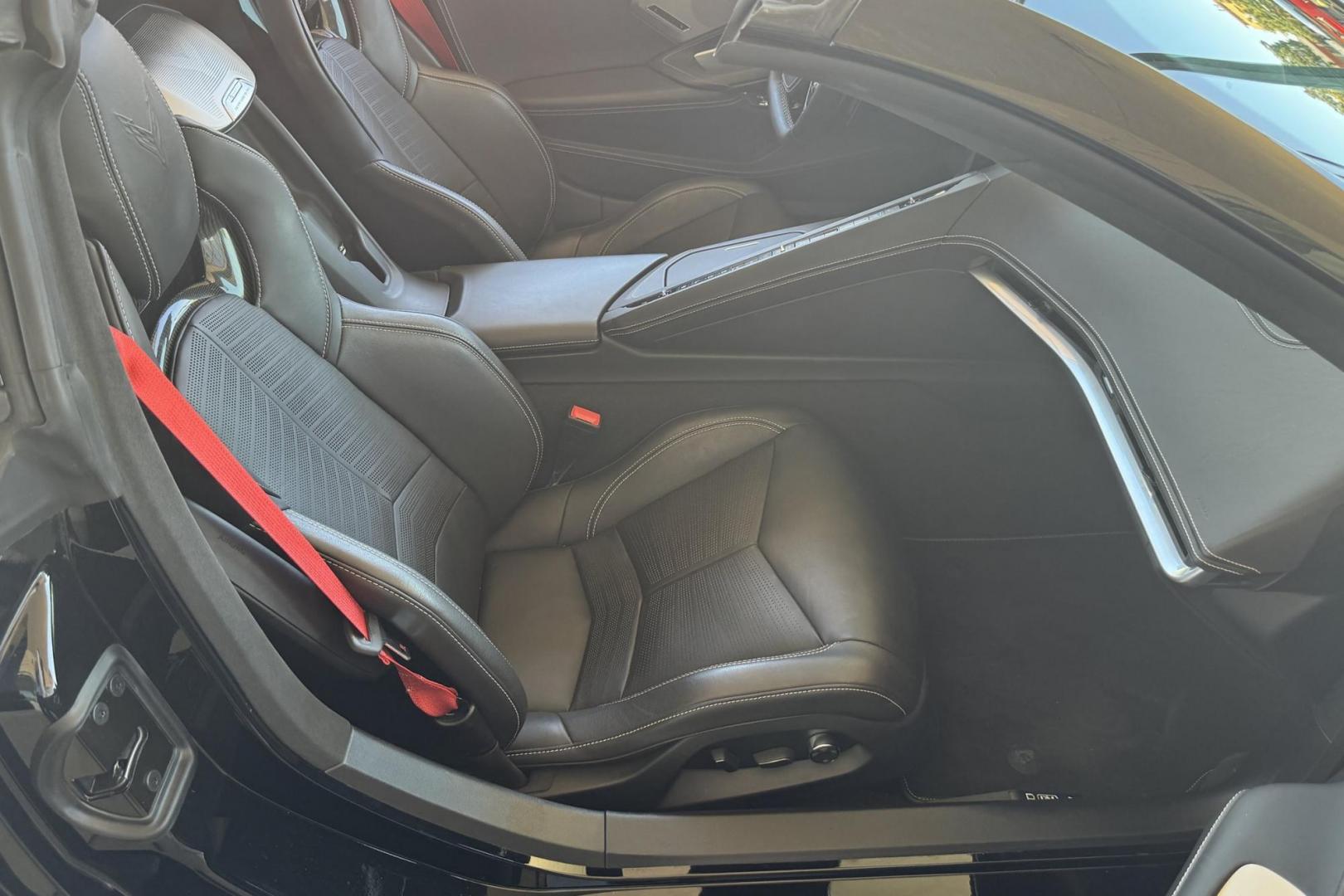 2021 Black /Ebony Chevrolet Corvette Stingray 3LT Z51 (1G1YC2D48M5) with an V8 6.2 Liter engine, Automatic 8 Speed transmission, located at 2304 W. Main St., Boise, ID, 83702, (208) 342-7777, 43.622105, -116.218658 - Photo#23