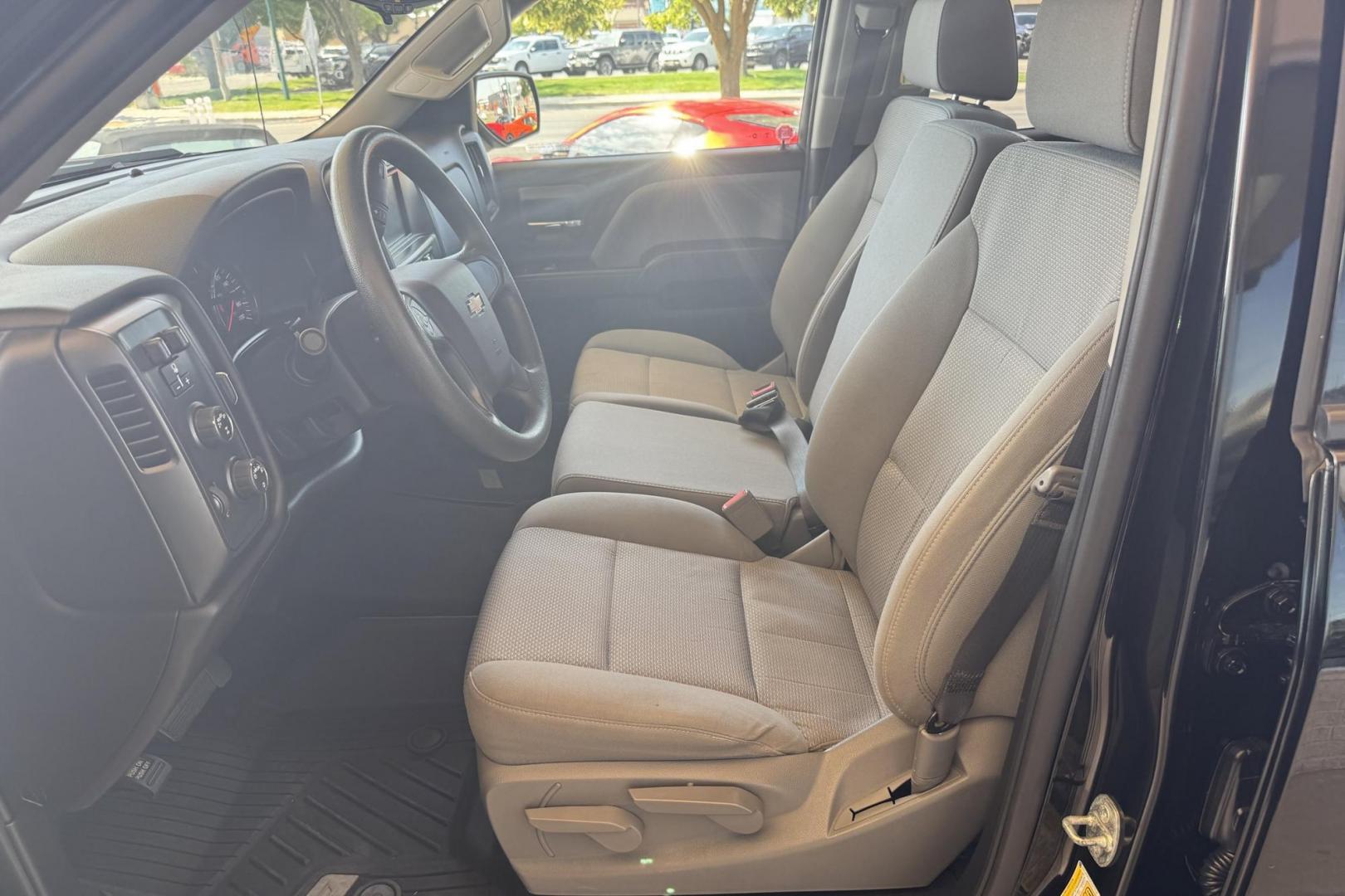 2018 Chevrolet Silverado 1500 Custom (1GCVKPEC9JZ) with an V8 5.3 Liter engine, Automatic 6 Speed transmission, located at 2304 W. Main St., Boise, ID, 83702, (208) 342-7777, 43.622105, -116.218658 - Sharp Looking 4x4! Seats 6! - Photo#9