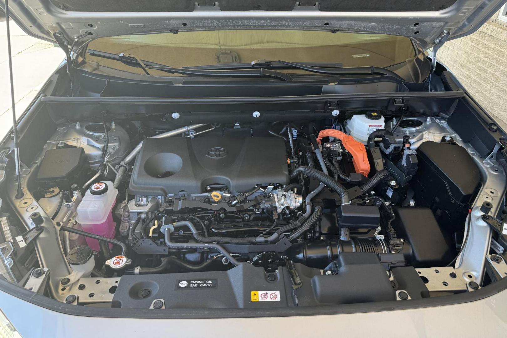 2024 Silver /Black Toyota RAV4 Hybrid SE (2T3T6RFV1RW) with an 4 Cyl 2.5 Liter Hybrid engine, Automatic transmission, located at 2304 W. Main St., Boise, ID, 83702, (208) 342-7777, 43.622105, -116.218658 - Photo#11