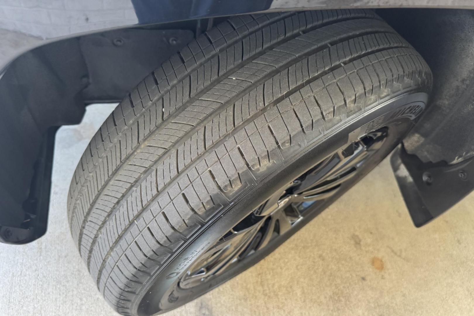 2024 Silver /Black Toyota RAV4 Hybrid SE (2T3T6RFV1RW) with an 4 Cyl 2.5 Liter Hybrid engine, Automatic transmission, located at 2304 W. Main St., Boise, ID, 83702, (208) 342-7777, 43.622105, -116.218658 - Photo#12