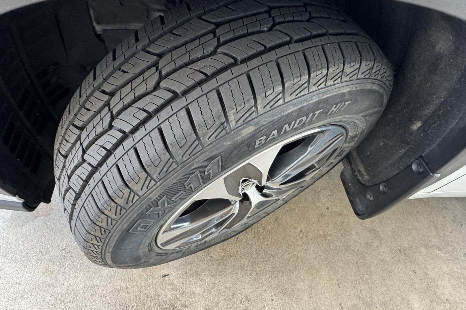 2024 Wind Chill Pearl /Light Graystone Toyota Highlander XLE (5TDKDRBH3RS) with an 4 Cyl 2.4 Liter Turbo engine, Automatic 8 Speed transmission, located at 2304 W. Main St., Boise, ID, 83702, (208) 342-7777, 43.622105, -116.218658 - Photo#15