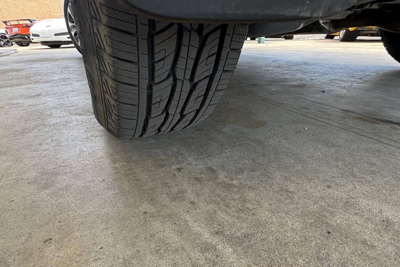 2024 Wind Chill Pearl /Light Graystone Toyota Highlander XLE (5TDKDRBH3RS) with an 4 Cyl 2.4 Liter Turbo engine, Automatic 8 Speed transmission, located at 2304 W. Main St., Boise, ID, 83702, (208) 342-7777, 43.622105, -116.218658 - Photo#20