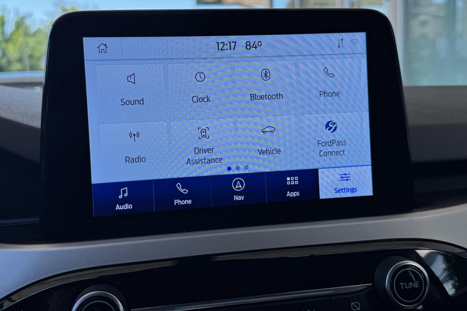 2020 Silver /Black Ford Escape SEL (1FMCU9H6XLU) with an 3 Cyl 1.5 LIter Turbo engine, Automatic 8 Speed transmission, located at 2304 W. Main St., Boise, ID, 83702, (208) 342-7777, 43.622105, -116.218658 - Photo#4