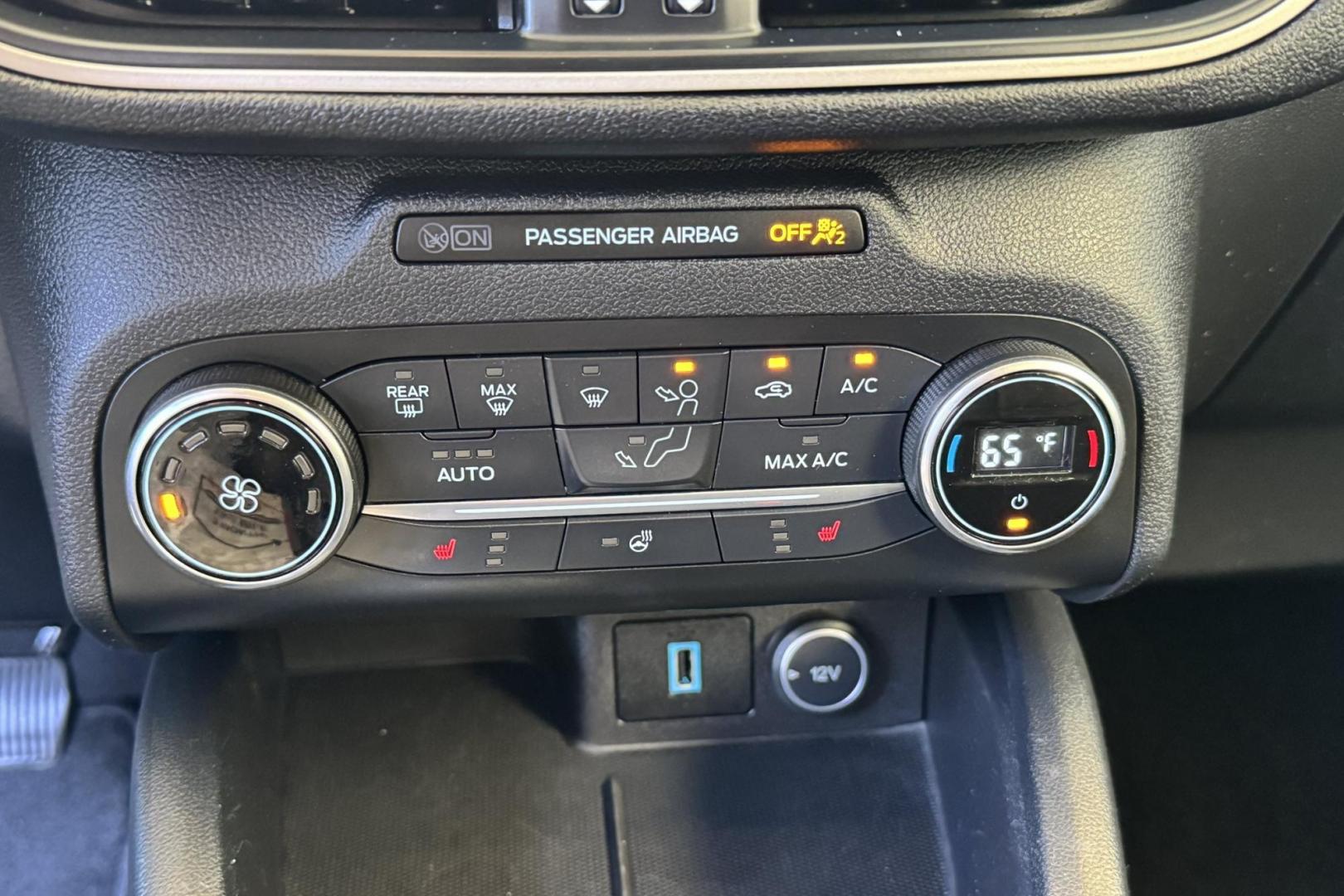 2020 Silver /Black Ford Escape SEL (1FMCU9H6XLU) with an 3 Cyl 1.5 LIter Turbo engine, Automatic 8 Speed transmission, located at 2304 W. Main St., Boise, ID, 83702, (208) 342-7777, 43.622105, -116.218658 - Photo#10