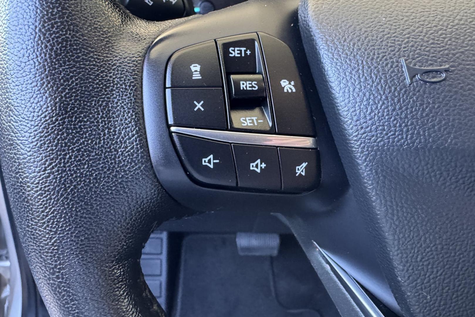 2020 Silver /Black Ford Escape SEL (1FMCU9H6XLU) with an 3 Cyl 1.5 LIter Turbo engine, Automatic 8 Speed transmission, located at 2304 W. Main St., Boise, ID, 83702, (208) 342-7777, 43.622105, -116.218658 - Photo#17