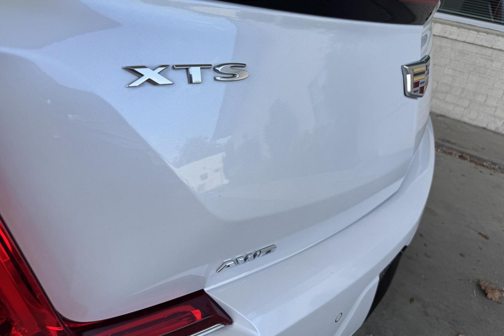 2018 Crystal White Tricoat /Jet Black Cadillac XTS Vsport Platinum AWD (2G61W5S89J9) with an V6 3.6 Liter Twin Turbo engine, Automatic 6 Speed transmission, located at 2304 W. Main St., Boise, ID, 83702, (208) 342-7777, 43.622105, -116.218658 - Performance, Comfort, Handling And All Wheel Drive! - Photo#22