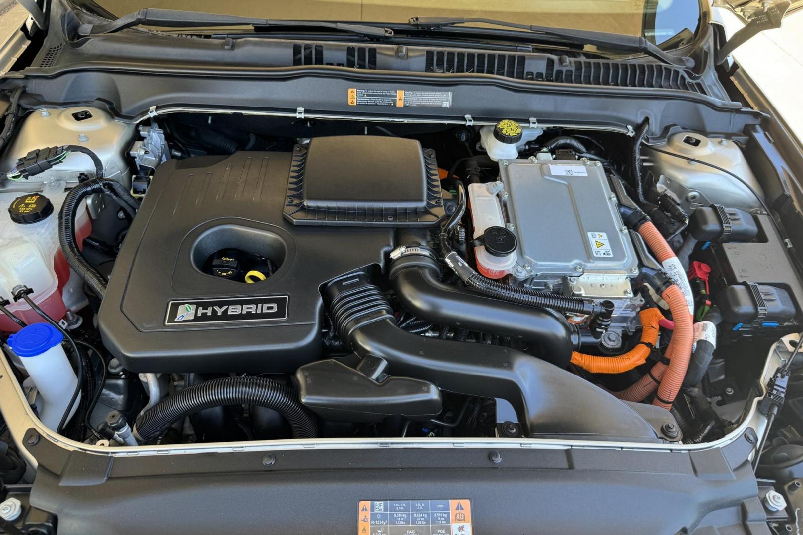 2018 Sandstone /Tan Ford Fusion (3FA6P0UU3JR) with an 4 Cyl 2.0 Liter Hybrid engine, Automatic transmission, located at 2304 W. Main St., Boise, ID, 83702, (208) 342-7777, 43.622105, -116.218658 - Only 6k Miles! Ready To Go! - Photo#10