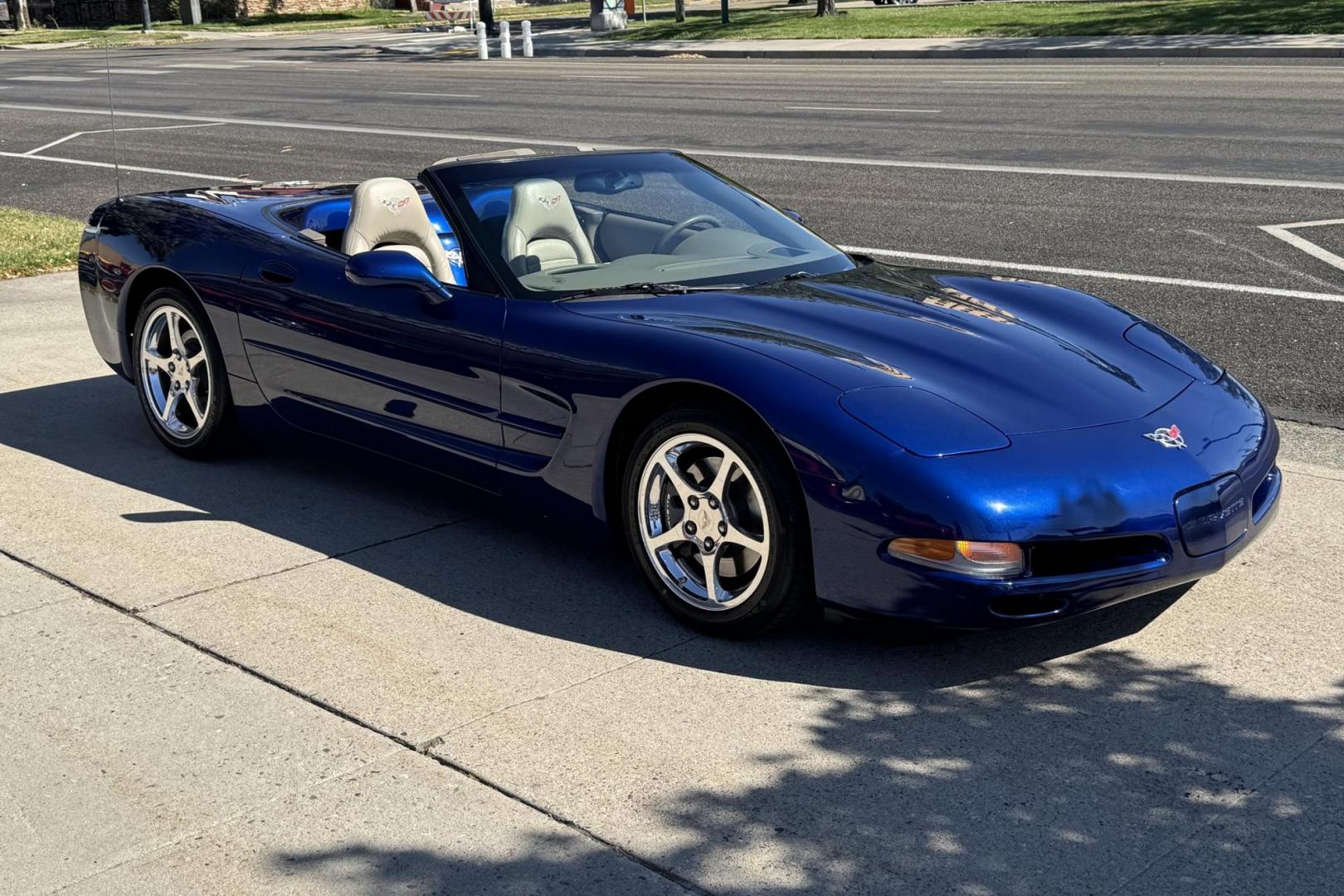 2004 Lemans Blue /Shale Chevrolet Corvette Commemorative Edition (1G1YY32G345) with an V8 5.7 Liter engine, 6 Speed Manual transmission, located at 2304 W. Main St., Boise, ID, 83702, (208) 342-7777, 43.622105, -116.218658 - 24k Miles! Only 2,659 Commemorative Edition Convertibles Were Produced! - Photo#1
