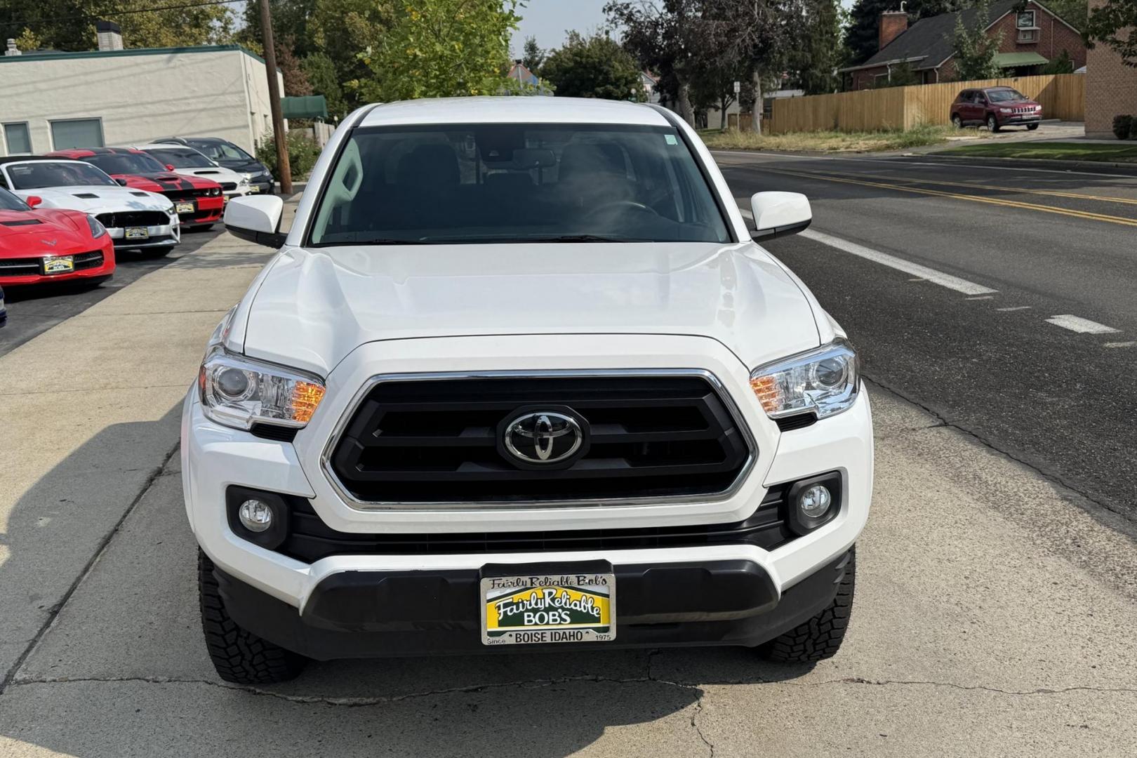 2022 Super White /Black Toyota Tacoma SR5 (3TMAZ5CN7NM) with an V6 3.5 Liter engine, Automatic 6 Speed transmission, located at 2304 W. Main St., Boise, ID, 83702, (208) 342-7777, 43.622105, -116.218658 - New Tires! Ready To Go! - Photo#3